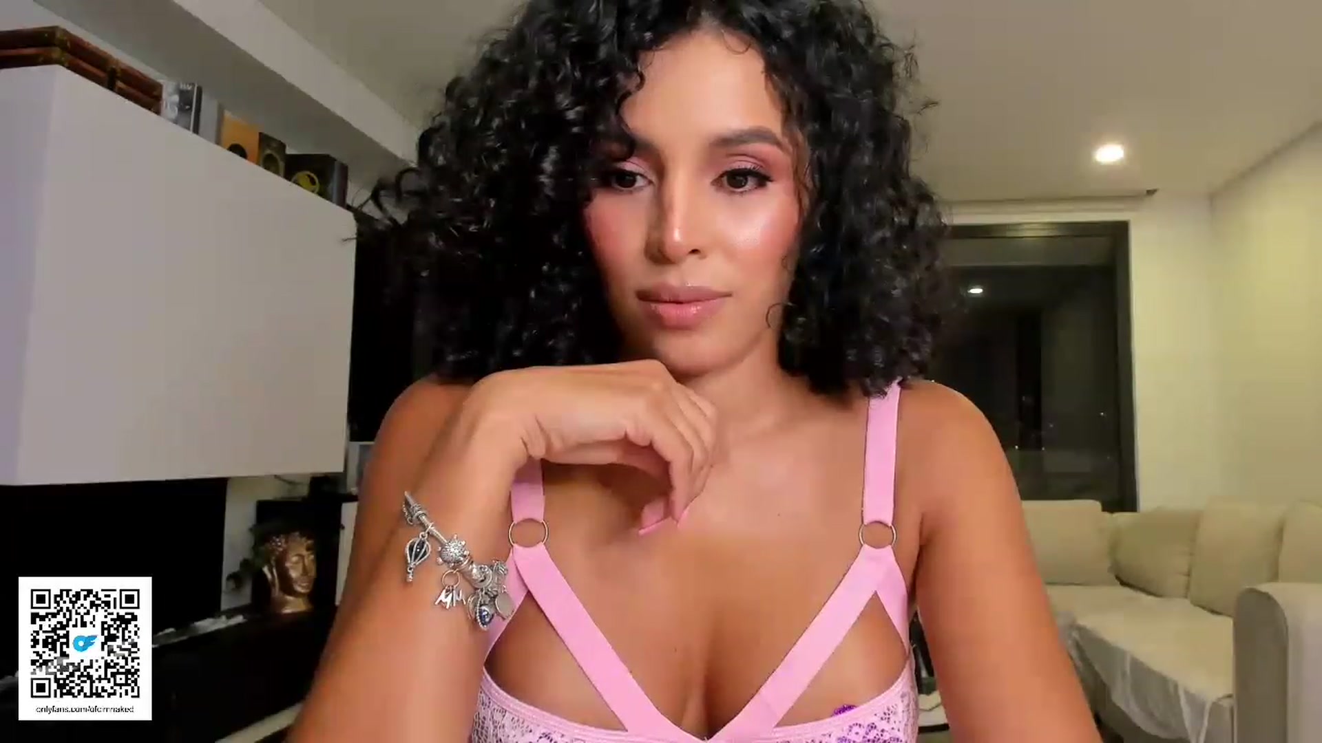 Gallery image thumbnail from its_Ari's myfreecams stream on, 01/26/2023, 01:36 image 10 of 20