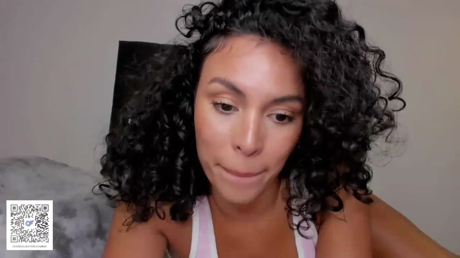 Gallery image thumbnail from its_Ari's myfreecams stream on, 04/10/2023, 02:04 image 19 of 20