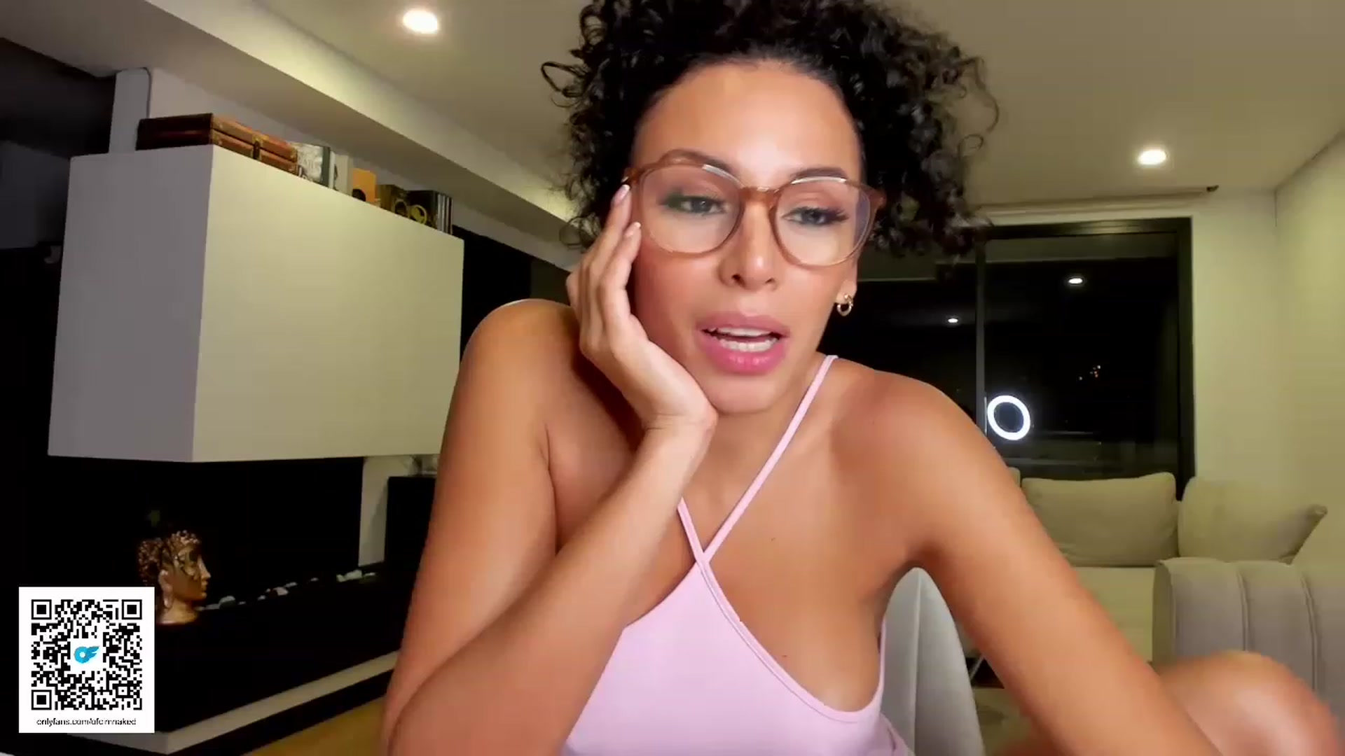 Gallery image thumbnail from its_Ari's myfreecams stream on, 04/25/2023, 04:27 image 11 of 20