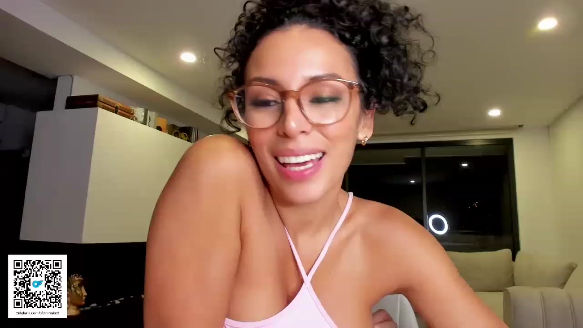 Gallery image thumbnail from its_Ari's myfreecams stream on, 04/25/2023, 04:27 image 18 of 20