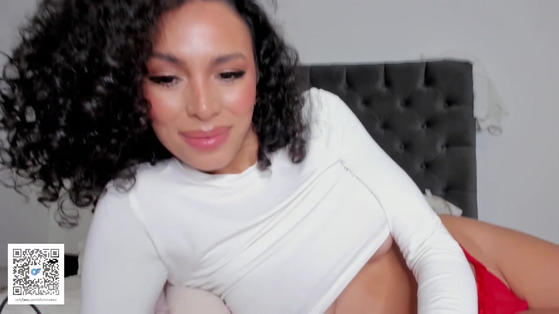Gallery image thumbnail from its_Ari's myfreecams stream on, 07/10/2023, 01:27 image 9 of 20