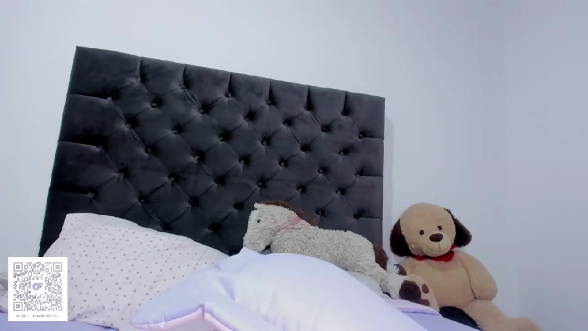 Gallery image thumbnail from its_Ari's myfreecams stream on, 08/09/2023, 24:01 image 18 of 20