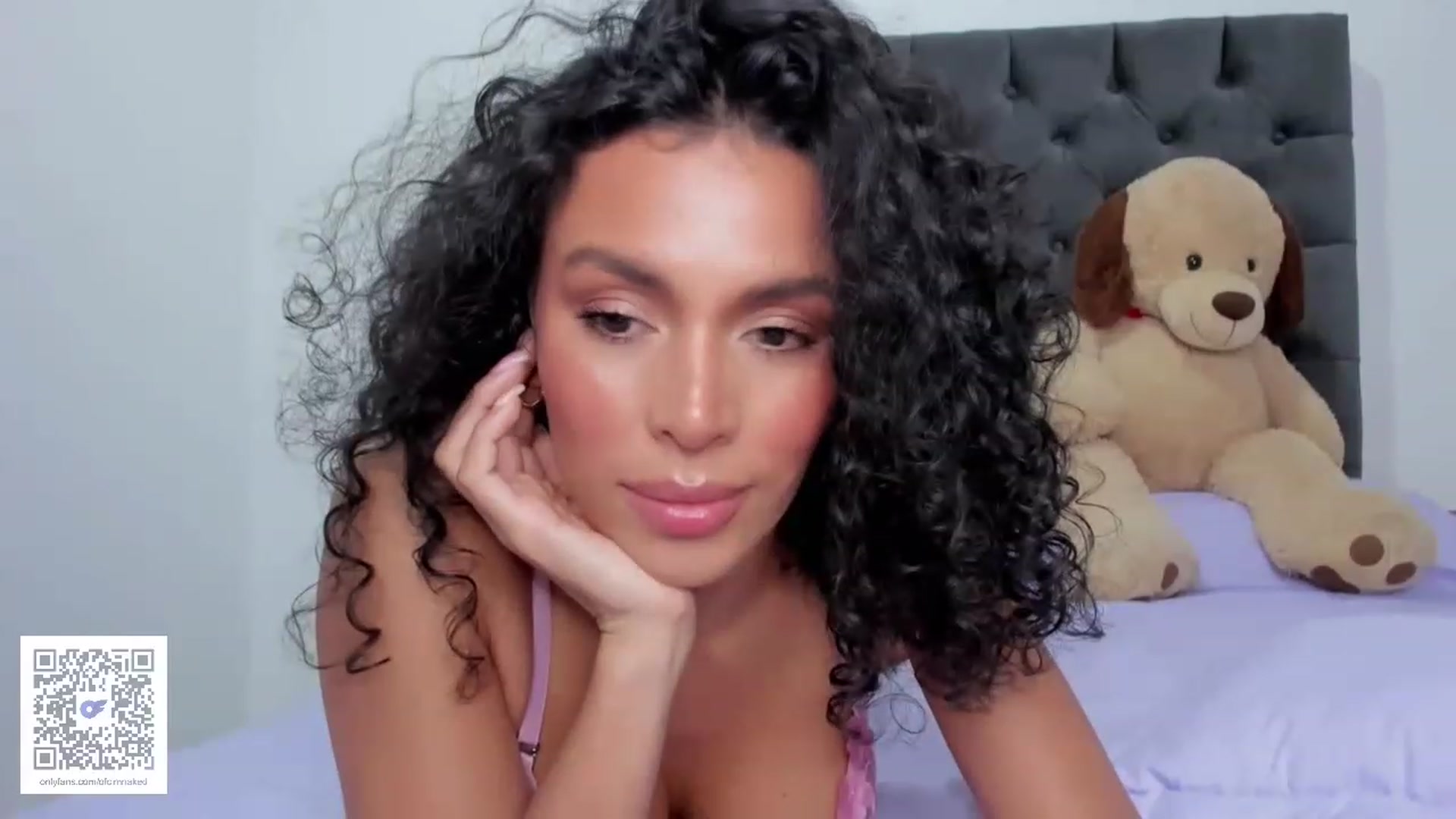 Gallery image thumbnail from its_Ari's myfreecams stream on, 08/18/2023, 02:36 image 13 of 20