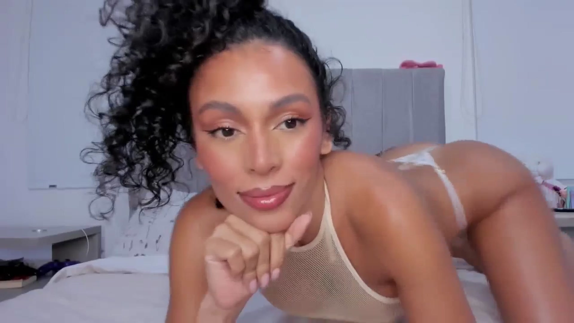 Gallery image thumbnail from its_Ari's myfreecams stream on, 09/29/2023, 24:01 image 4 of 20
