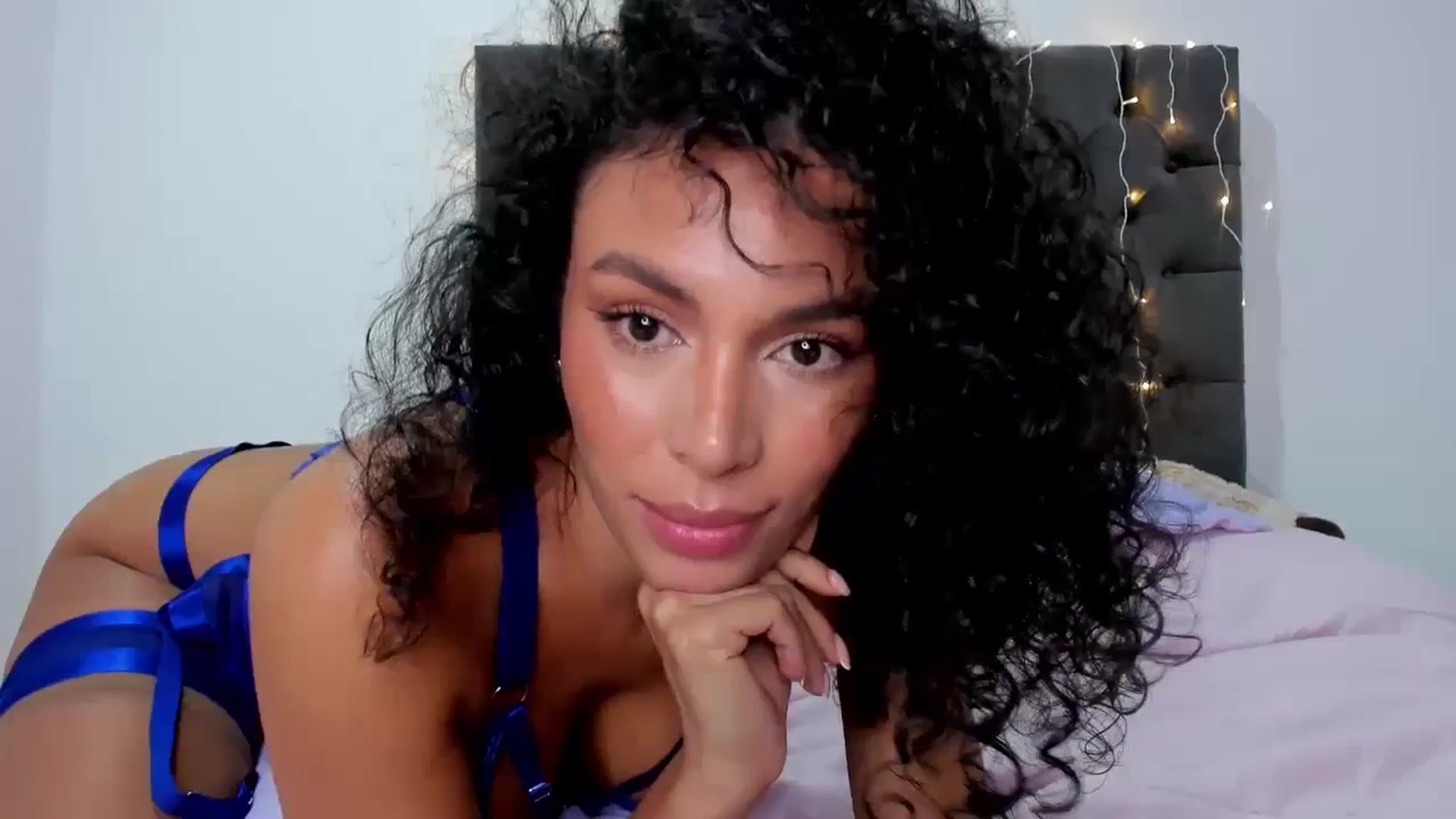 Gallery image thumbnail from its_Ari's myfreecams stream on, 11/27/2023, 01:15 image 10 of 20