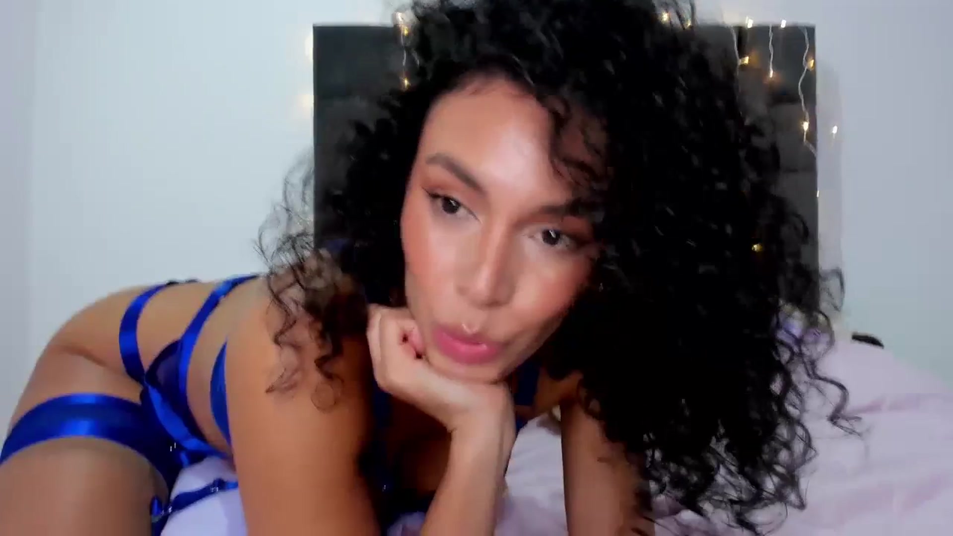 Gallery image thumbnail from its_Ari's myfreecams stream on, 11/27/2023, 01:15 image 12 of 20