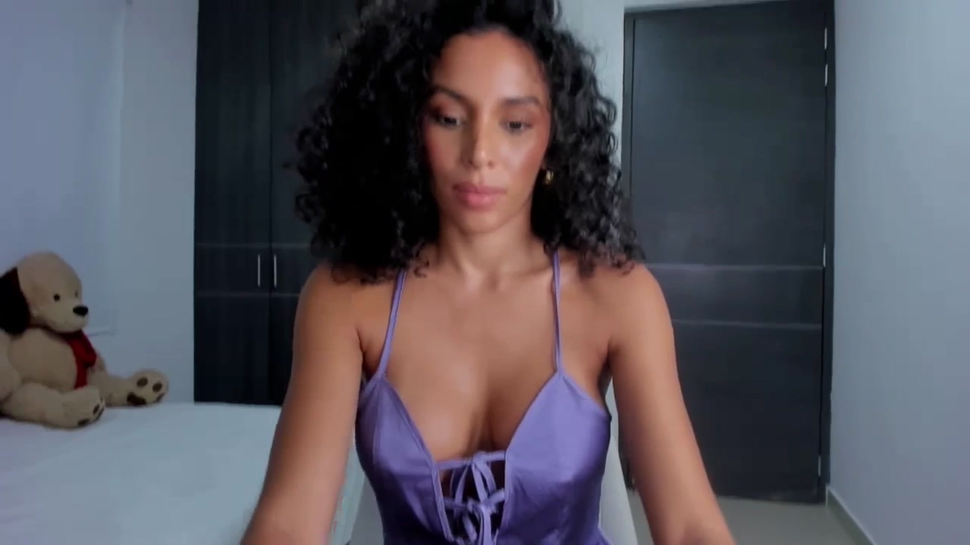 Gallery image thumbnail from its_Ari's myfreecams stream on, 02/12/2024, 01:05 image 11 of 20