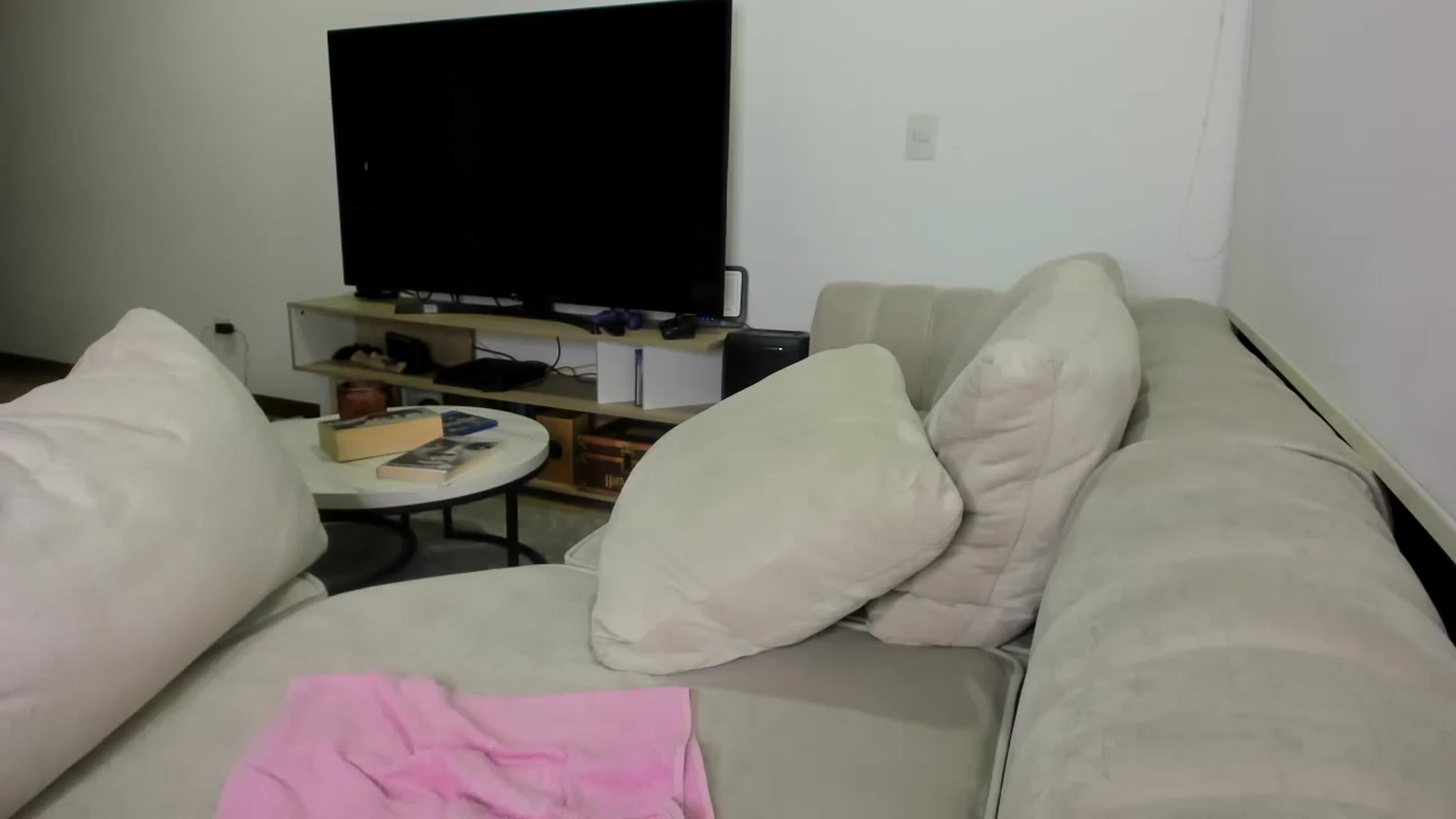 Gallery image thumbnail from its_Ari's myfreecams stream on, 09/13/2024, 23:32 image 14 of 20