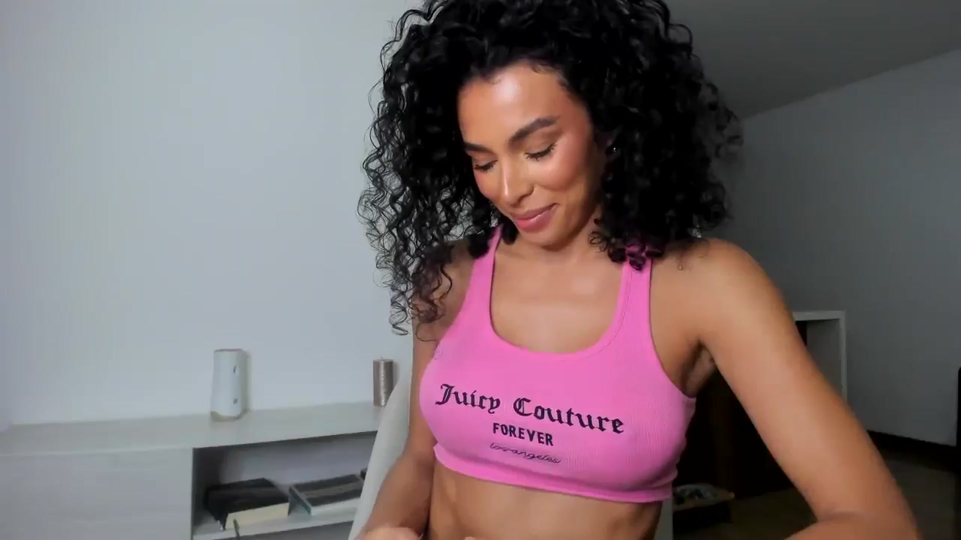 Gallery image thumbnail from its_Ari's myfreecams stream on, 01/15/2025, 24:00 image 3 of 20