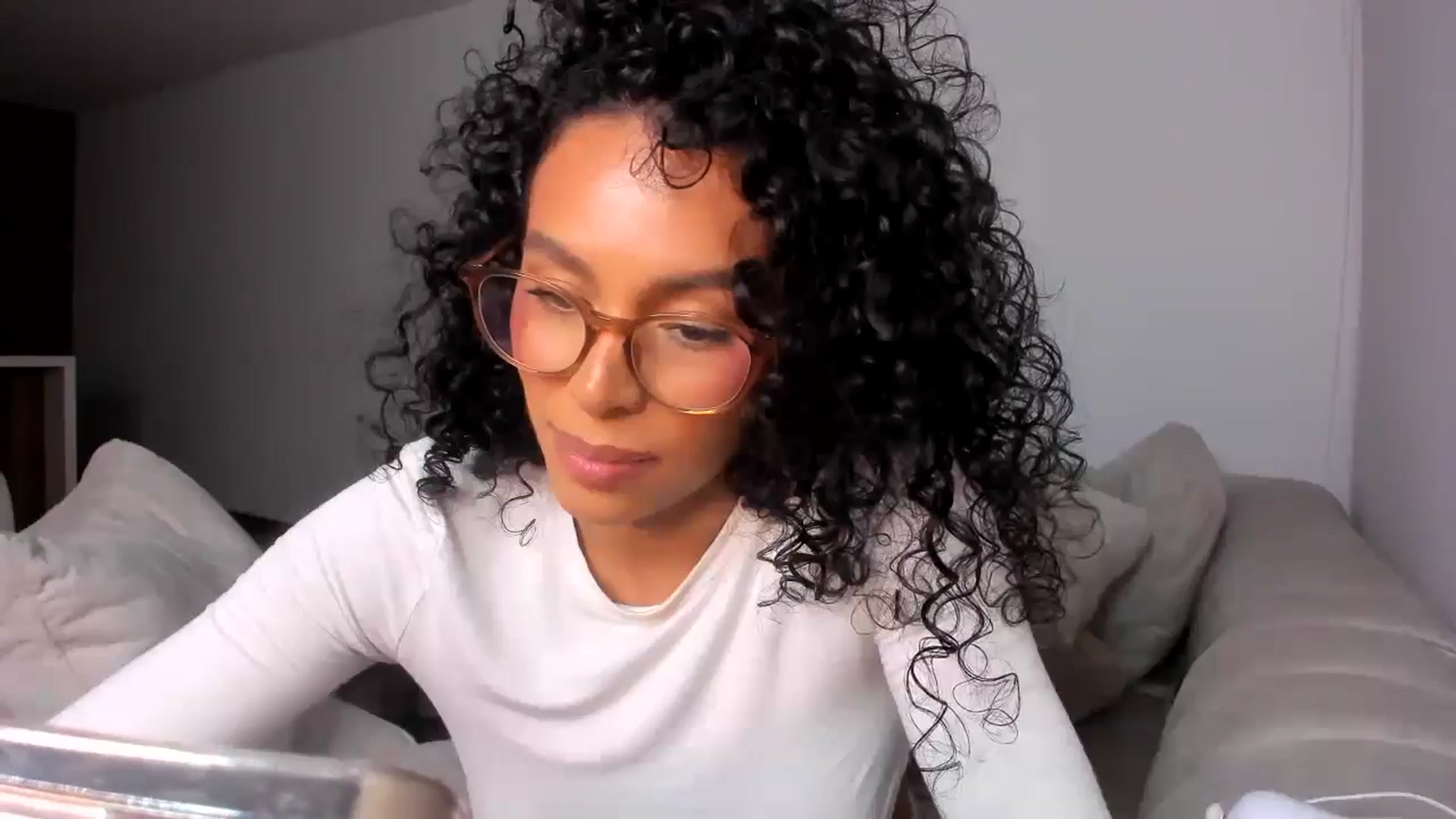 Gallery image thumbnail from its_Ari's myfreecams stream on, 03/17/2025, 24:01 image 19 of 20