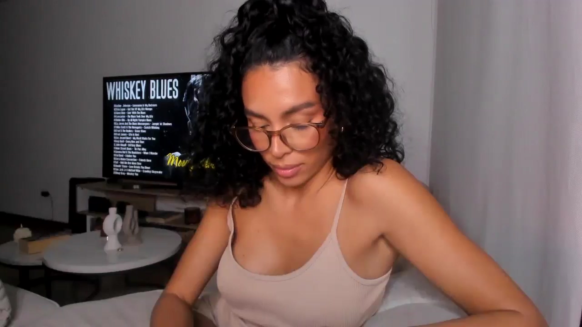Gallery image thumbnail from its_Ari's myfreecams stream on, 03/18/2025, 23:59 image 17 of 20