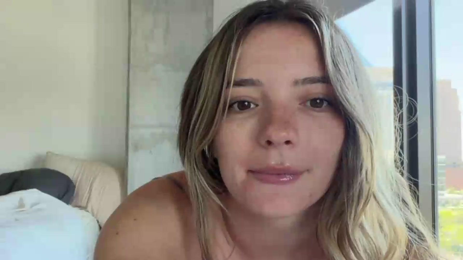 Gallery image thumbnail from itslibby's myfreecams stream on, 06/29/2026, 16:45 image 9 of 20