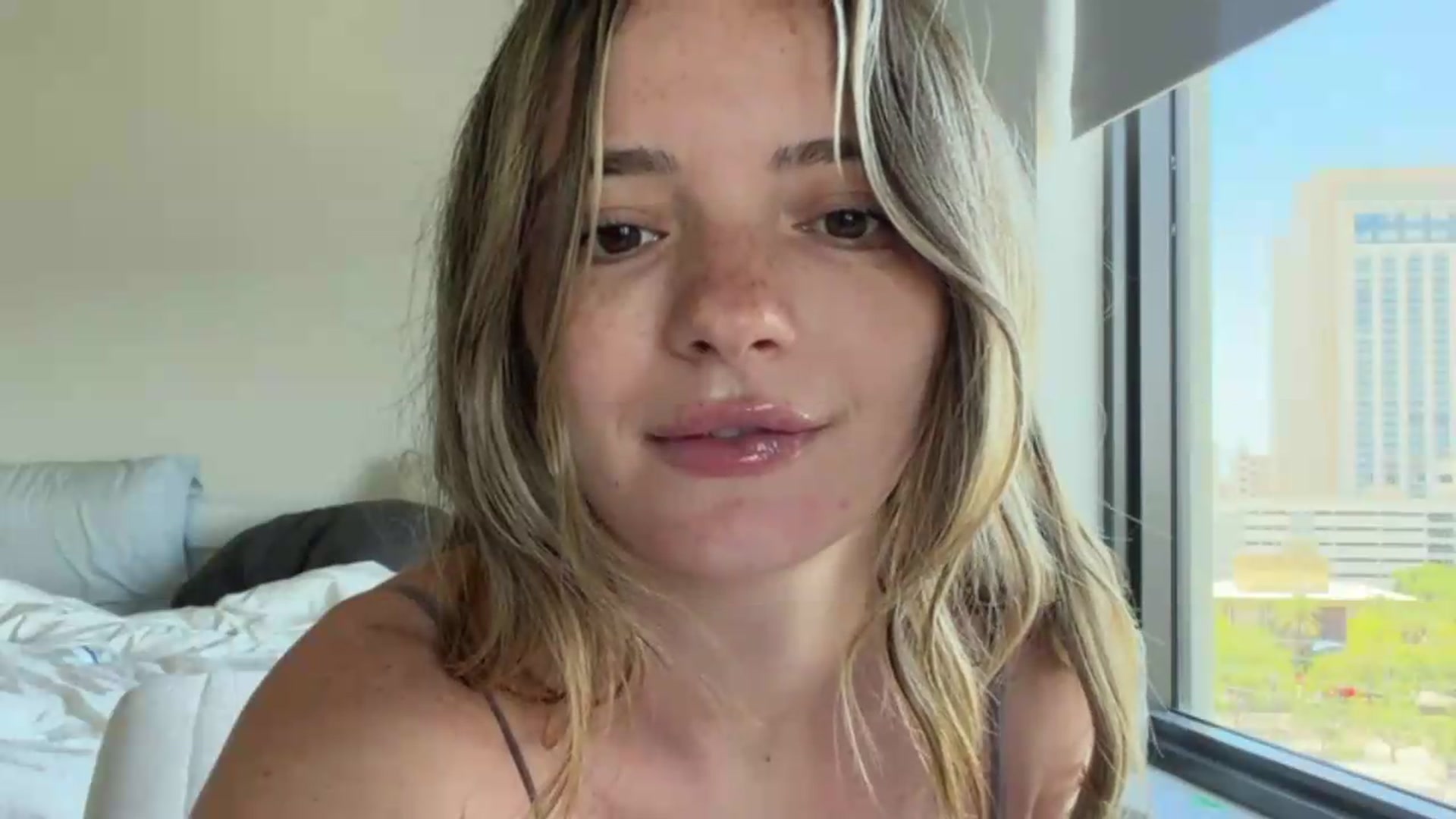 Gallery image thumbnail from itslibby's myfreecams stream on, 06/29/2026, 16:45 image 17 of 20