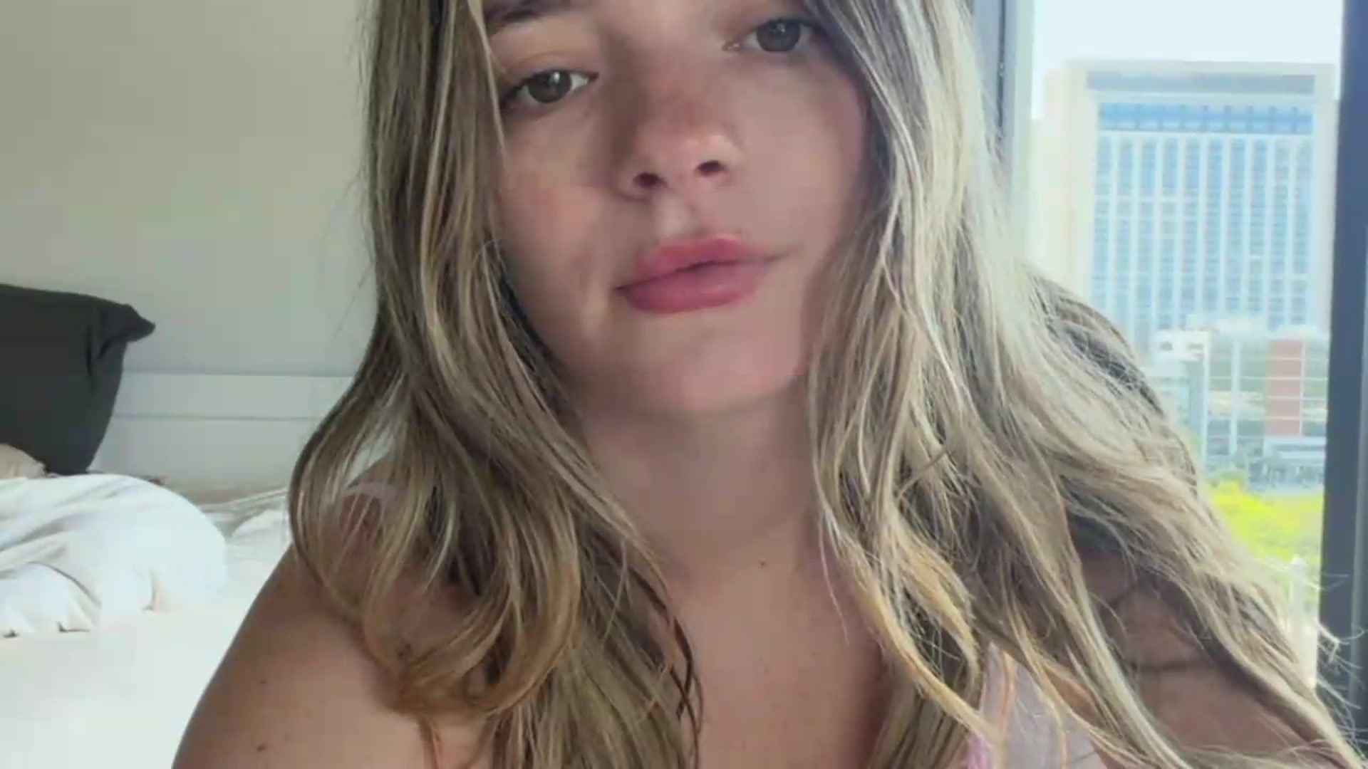 Gallery image thumbnail from itslibby's myfreecams stream on, 06/30/2026, 15:26 image 9 of 20