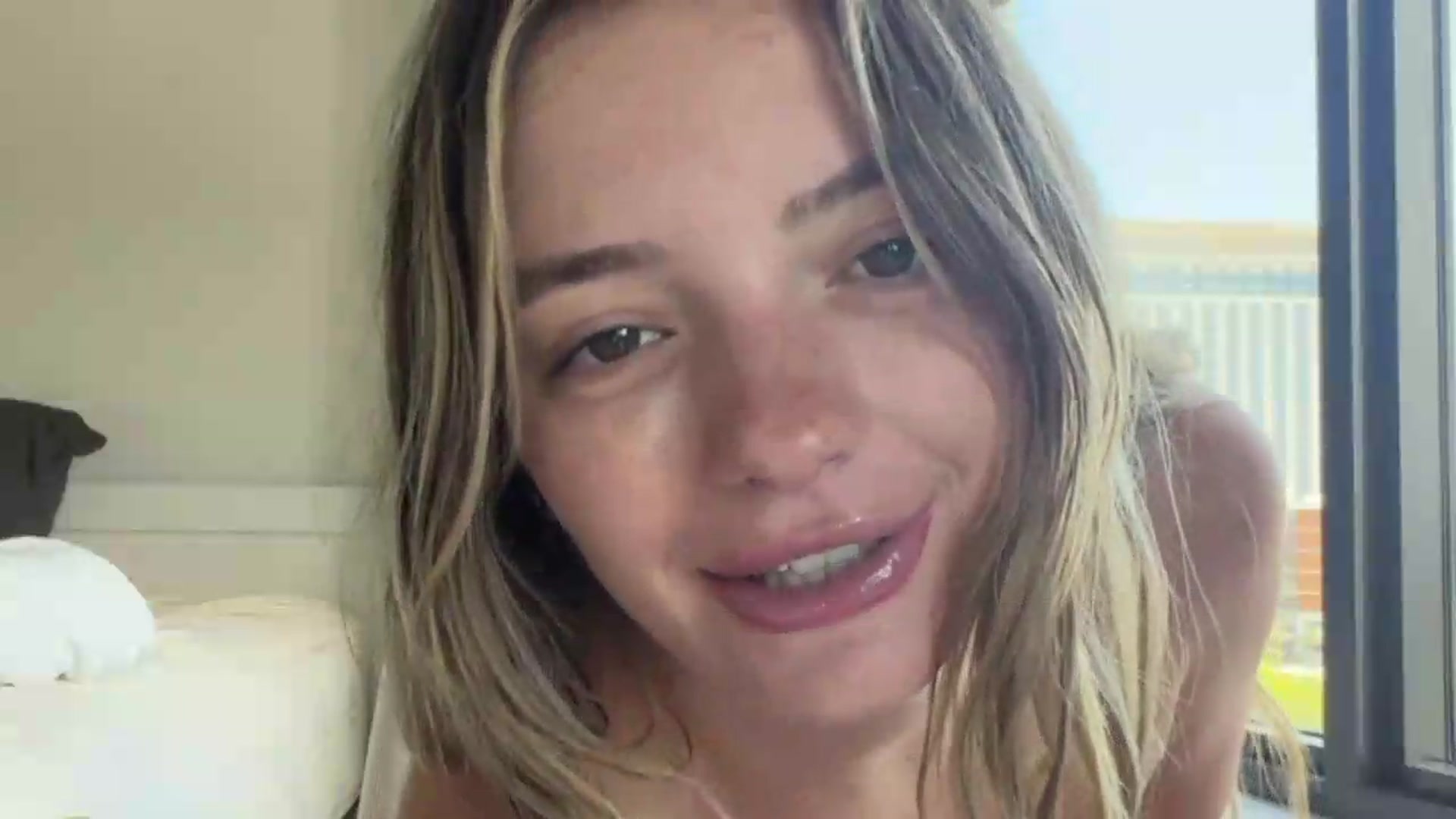 Gallery image thumbnail from itslibby's myfreecams stream on, 06/30/2026, 16:59 image 12 of 20