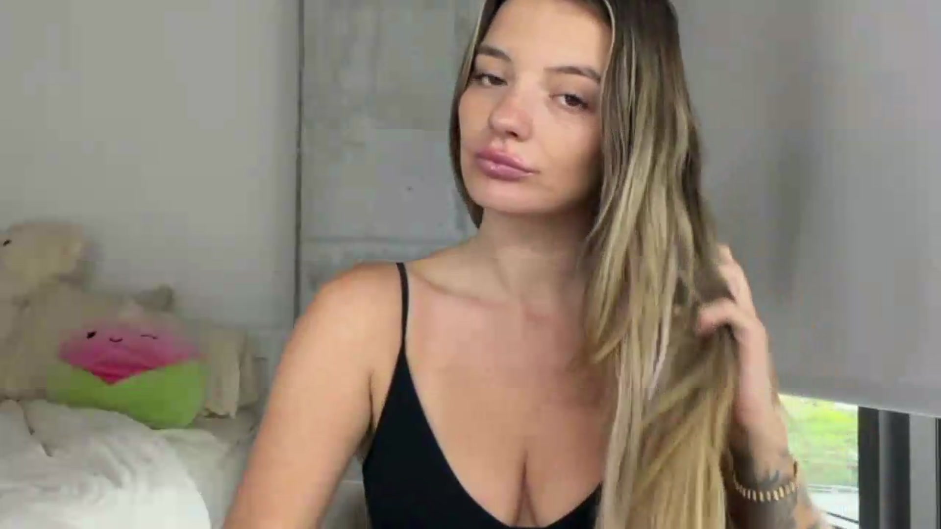 Gallery image thumbnail from itslibby's myfreecams stream on, 08/05/2026, 22:57 image 13 of 20