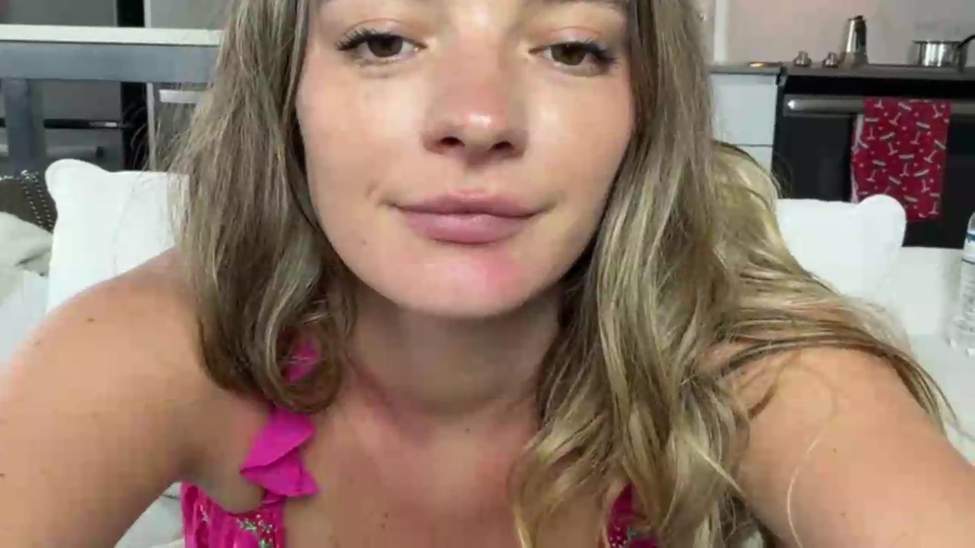 Gallery image thumbnail from itslibby's myfreecams stream on, 08/23/2026, 18:44 image 17 of 20