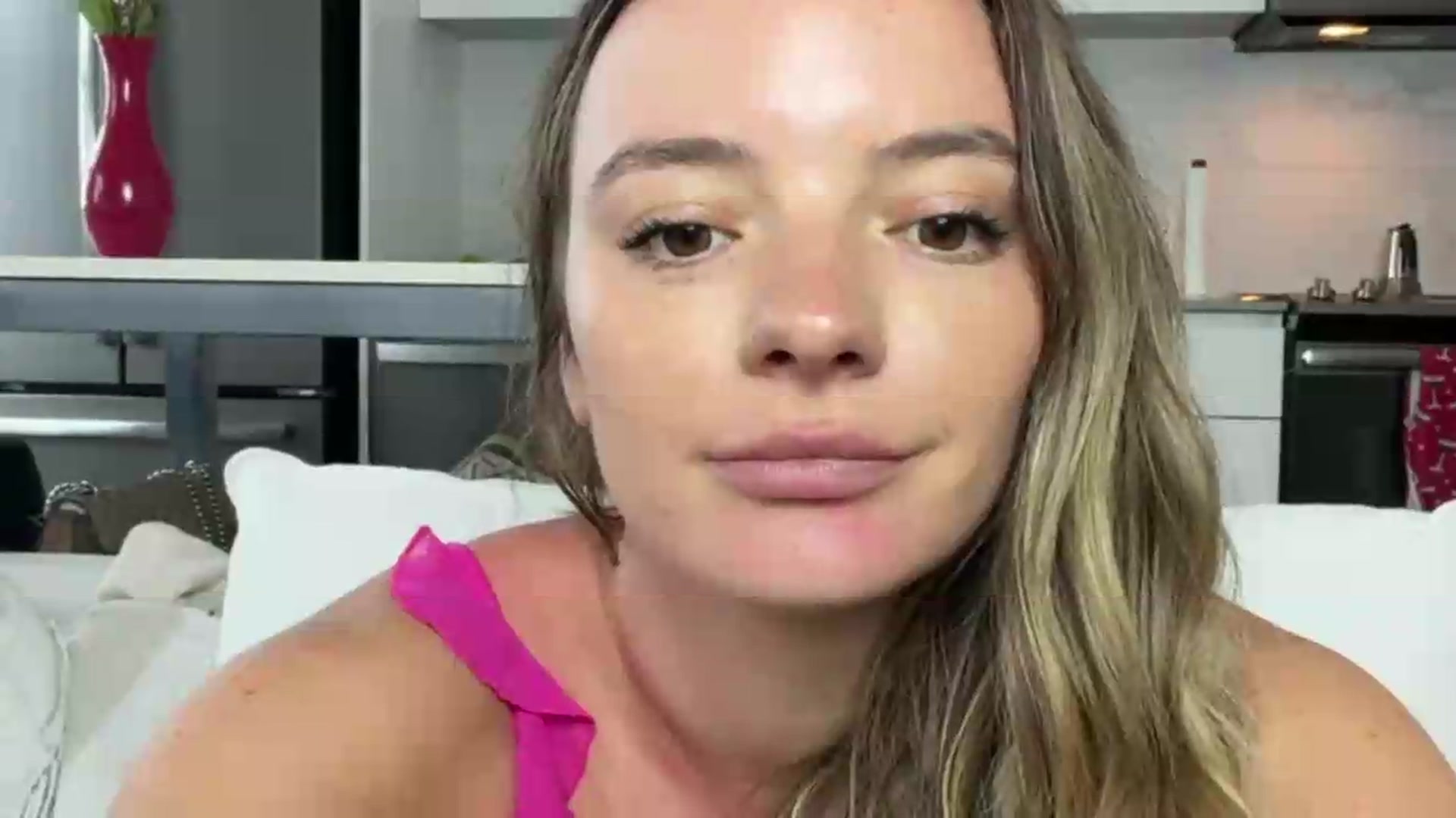Gallery image thumbnail from itslibby's myfreecams stream on, 08/23/2026, 18:44 image 19 of 20