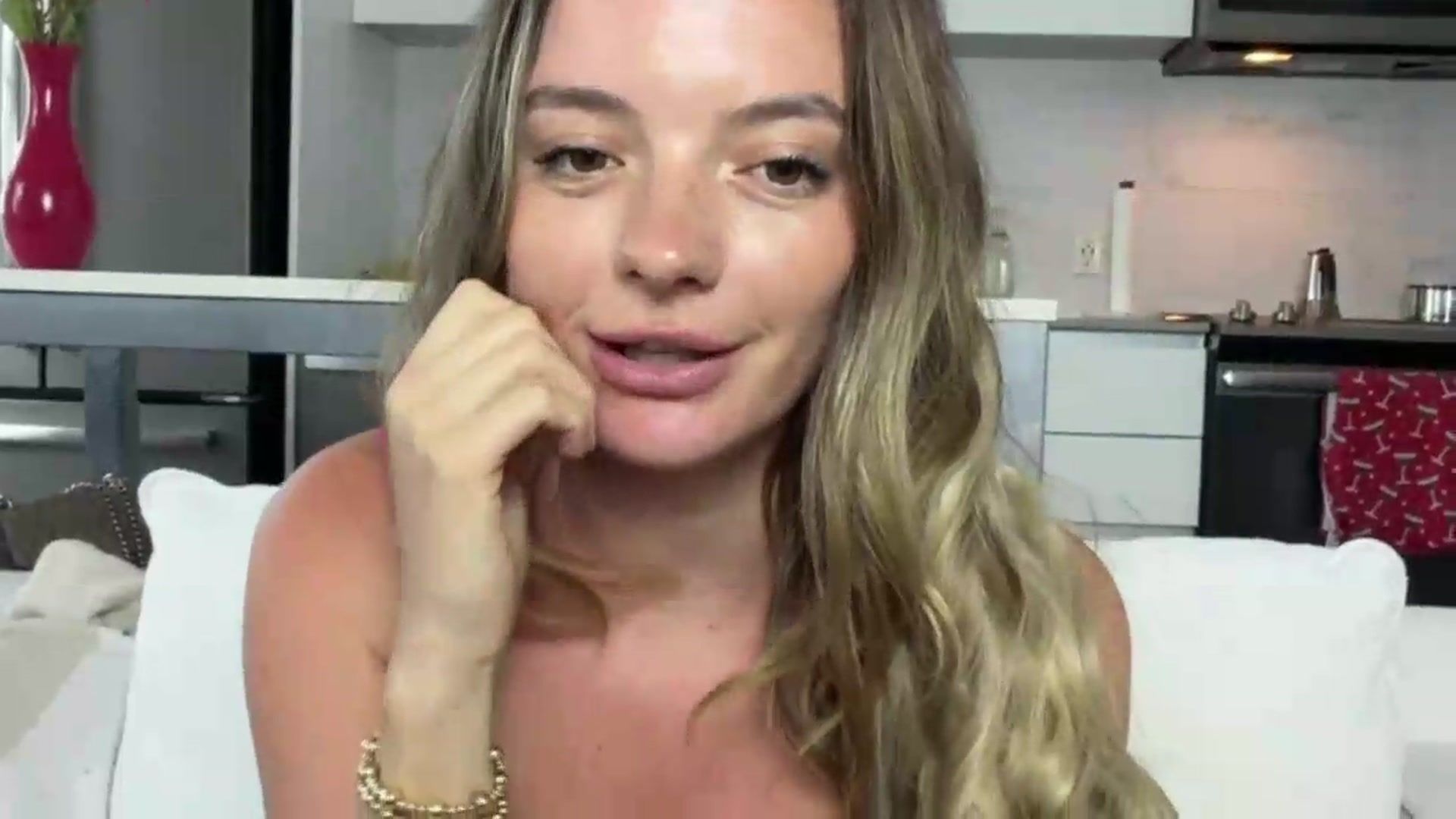 Gallery image thumbnail from itslibby's myfreecams stream on, 08/23/2026, 18:44 image 7 of 20