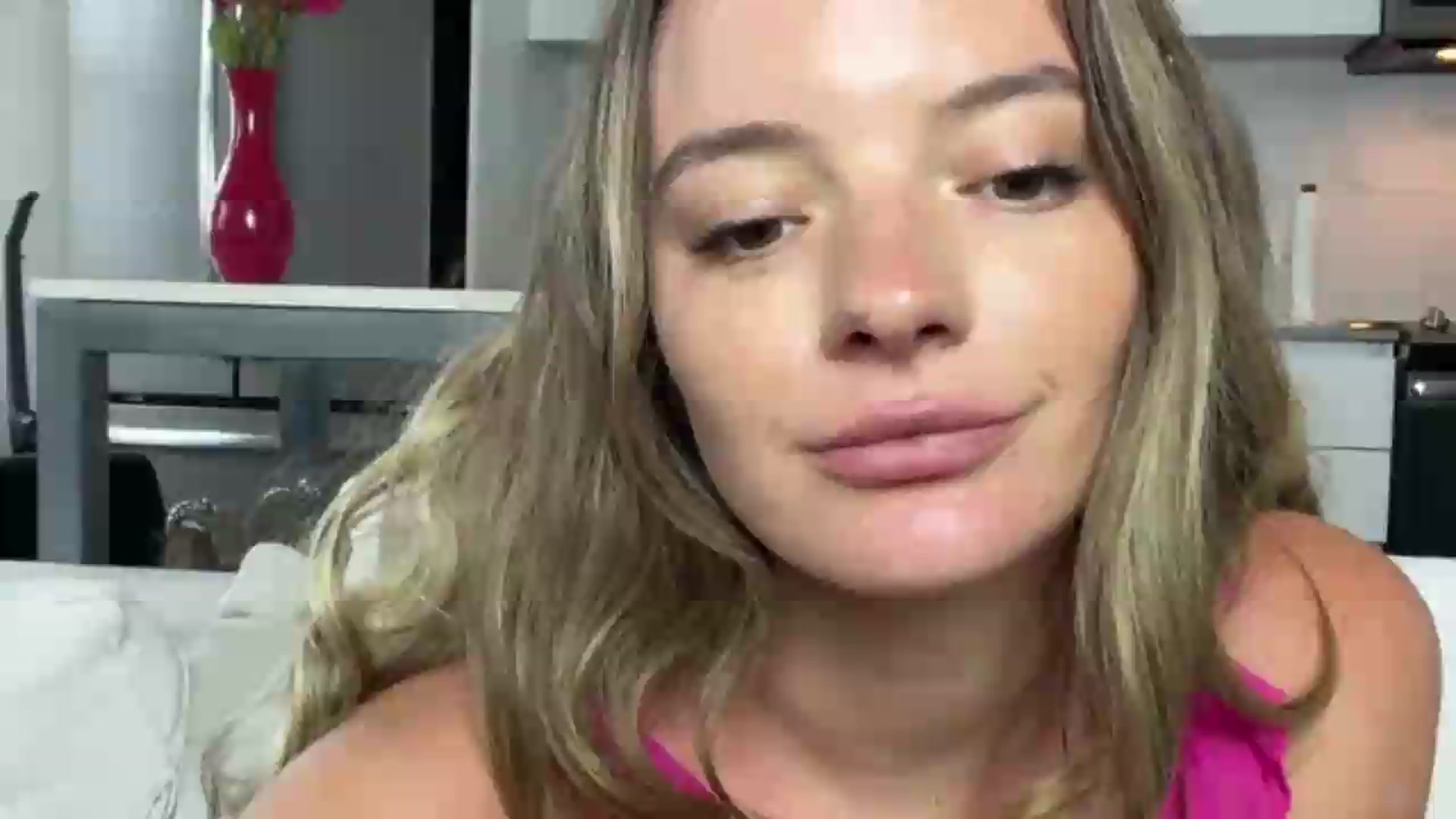 Gallery image thumbnail from itslibby's myfreecams stream on, 08/23/2026, 18:44 image 1 of 20