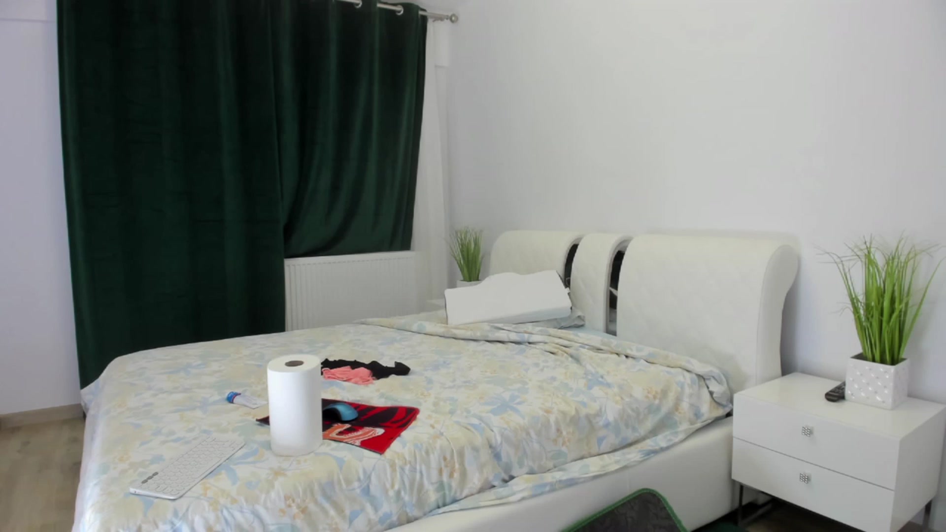 Gallery image thumbnail from itsmekarina's myfreecams stream on, 03/05/2023, 20:55 image 15 of 20