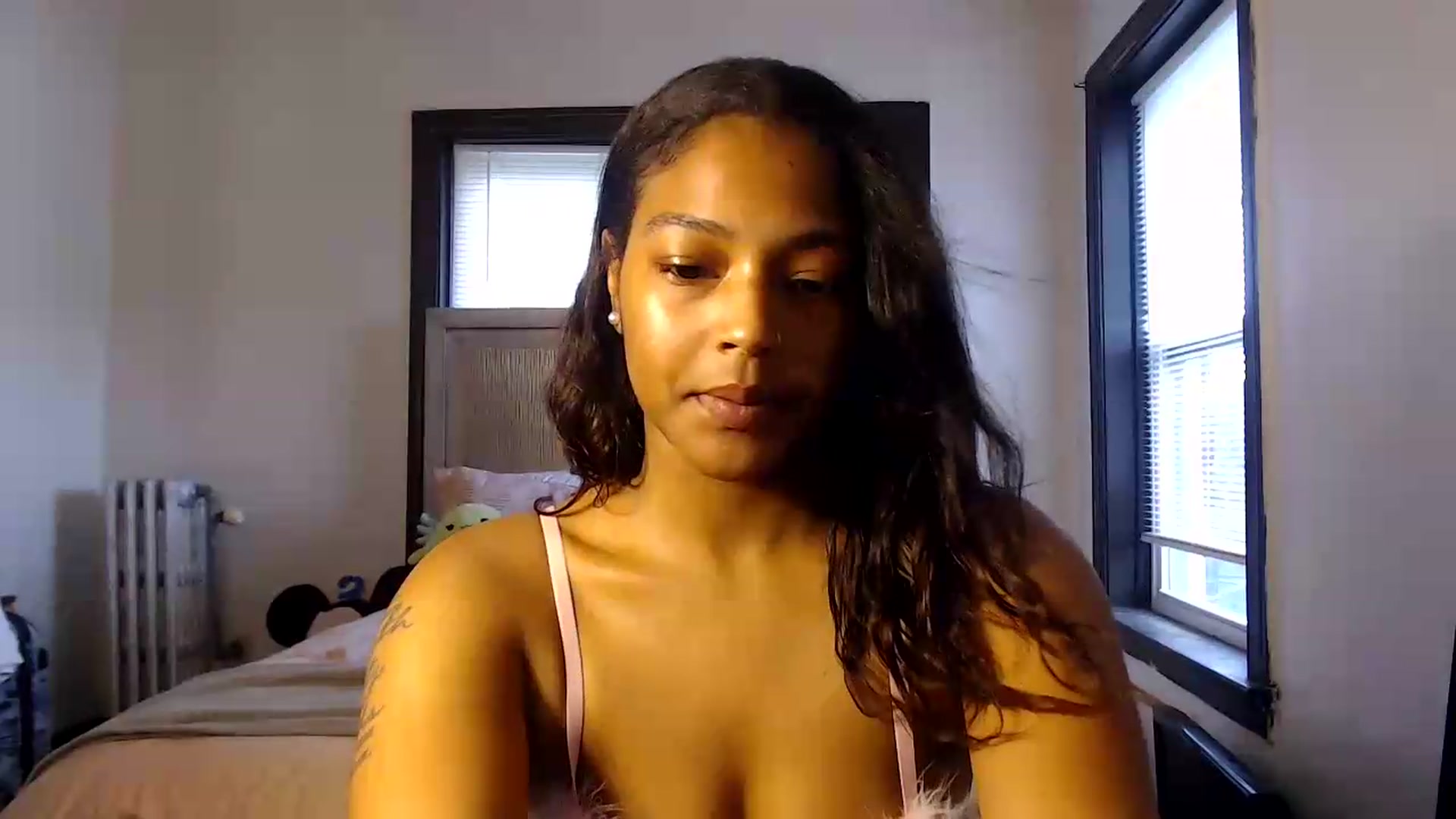 Gallery image thumbnail from itsmickie's myfreecams stream on, 06/26/2026, 19:36 image 20 of 20