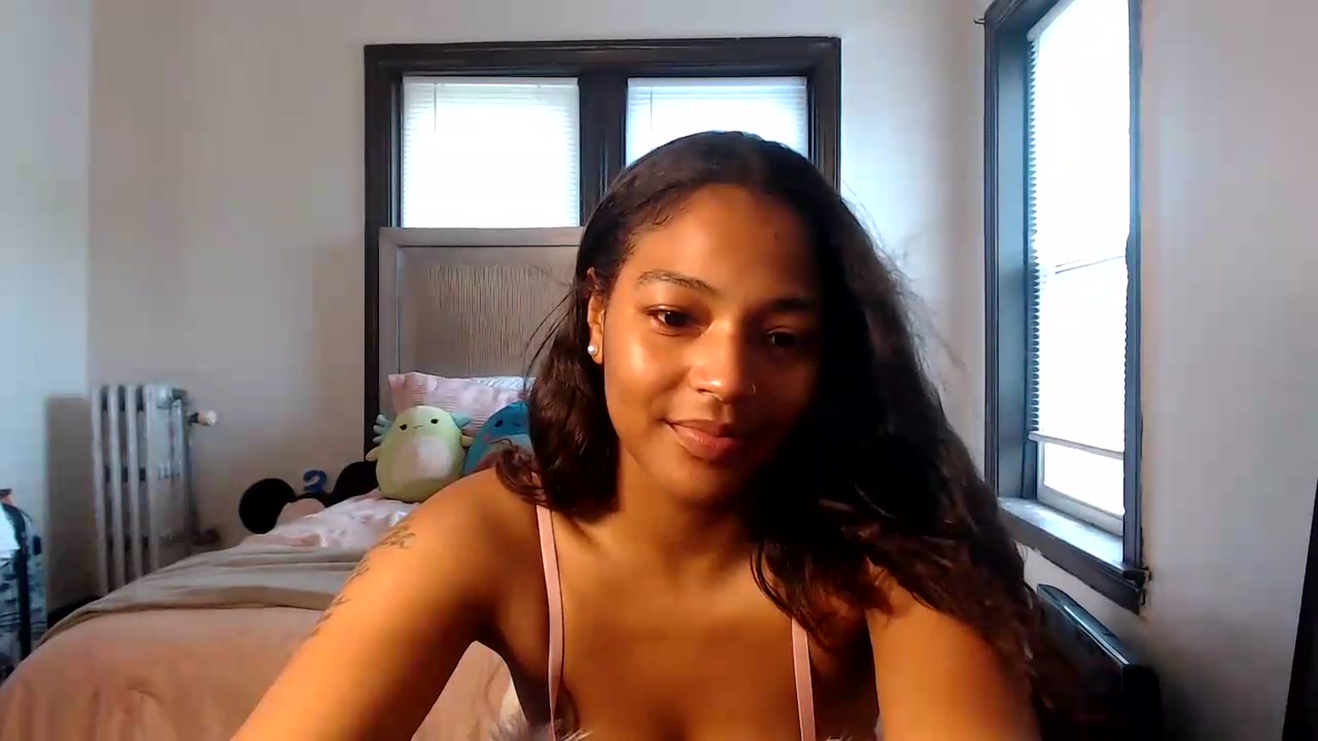 Gallery image thumbnail from itsmickie's myfreecams stream on, 06/26/2026, 20:09 image 14 of 20