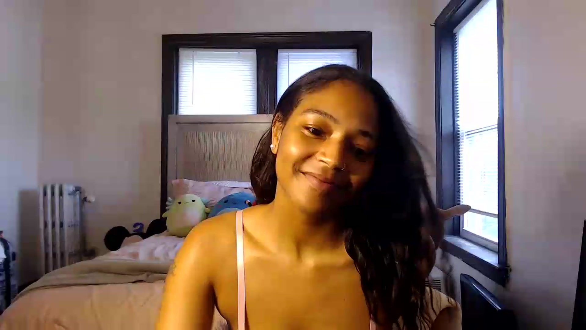 Gallery image thumbnail from itsmickie's myfreecams stream on, 06/26/2026, 22:01 image 13 of 20