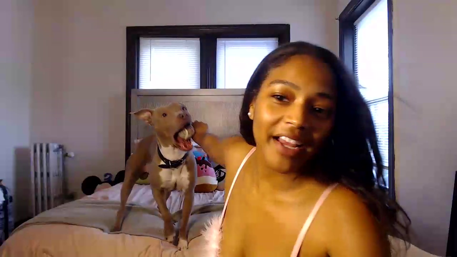 Gallery image thumbnail from itsmickie's myfreecams stream on, 06/26/2026, 22:01 image 9 of 20