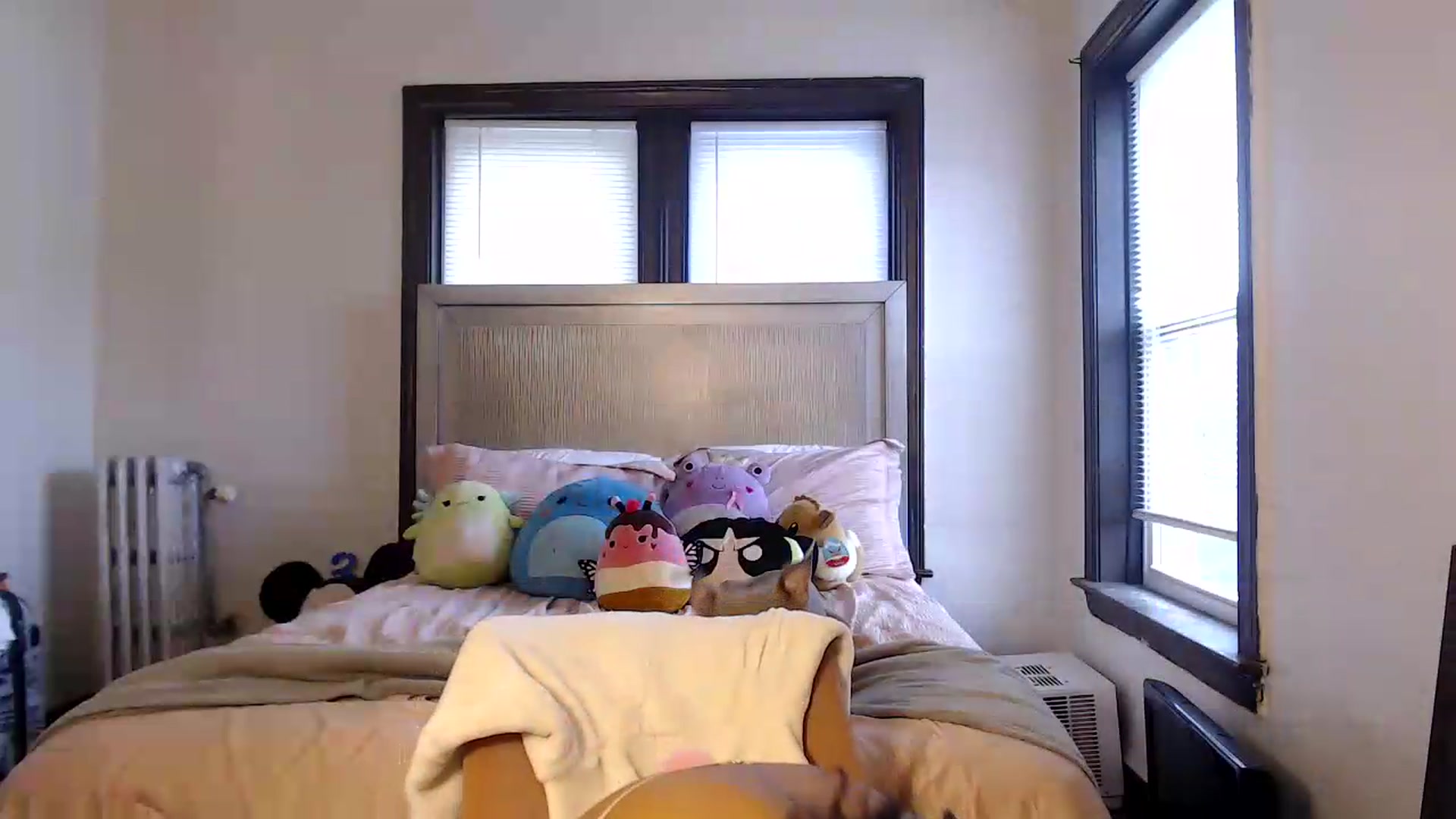 Gallery image thumbnail from itsmickie's myfreecams stream on, 06/26/2026, 22:01 image 18 of 20