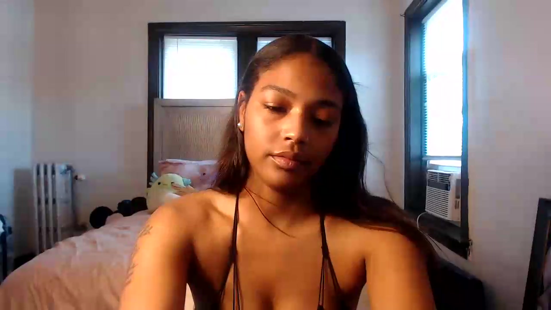 Gallery image thumbnail from itsmickie's myfreecams stream on, 06/29/2026, 19:46 image 10 of 20