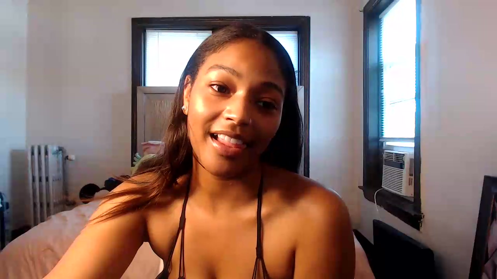 Gallery image thumbnail from itsmickie's myfreecams stream on, 06/29/2026, 20:35 image 4 of 20
