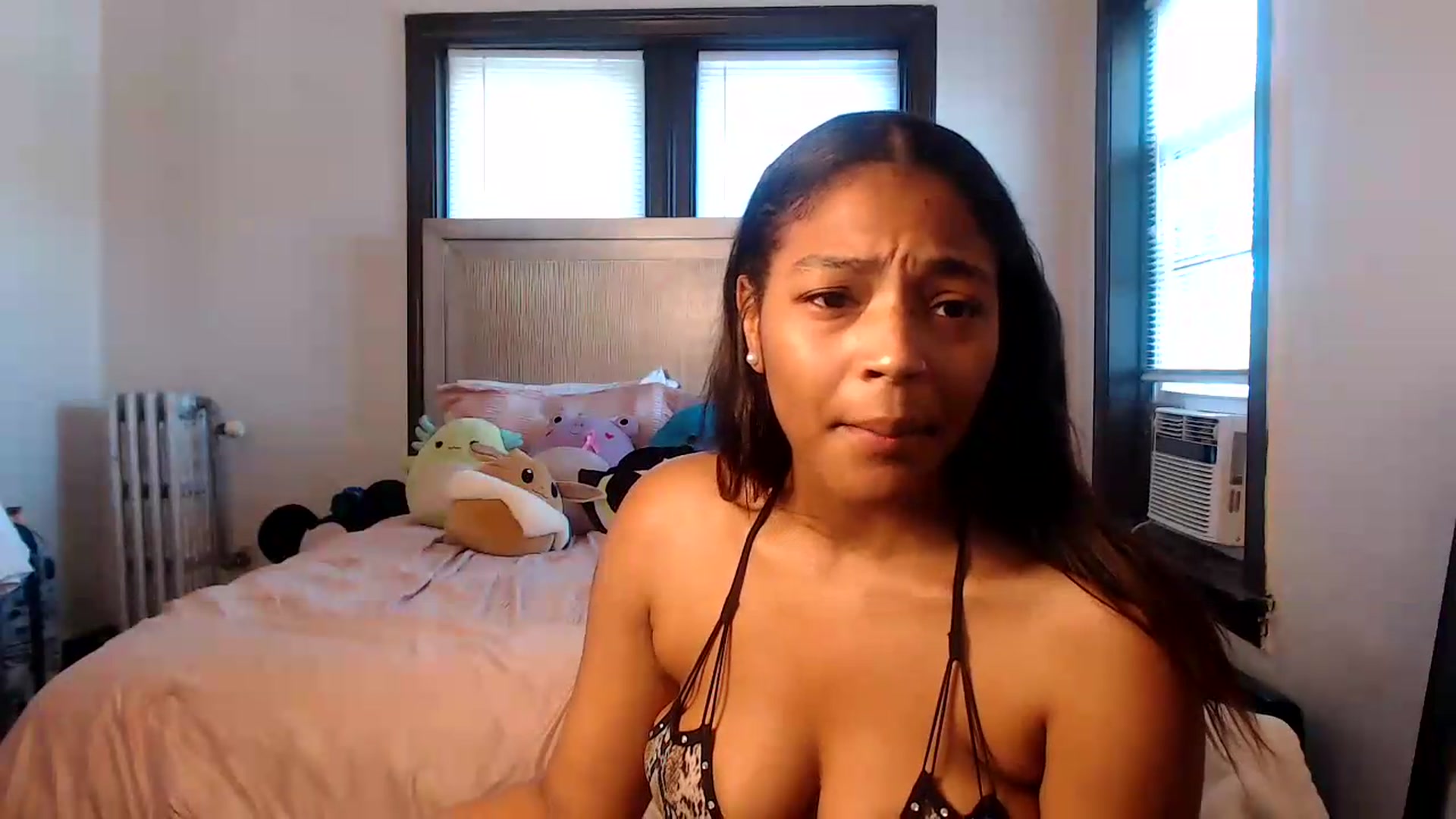 Gallery image thumbnail from itsmickie's myfreecams stream on, 06/29/2026, 22:03 image 15 of 20
