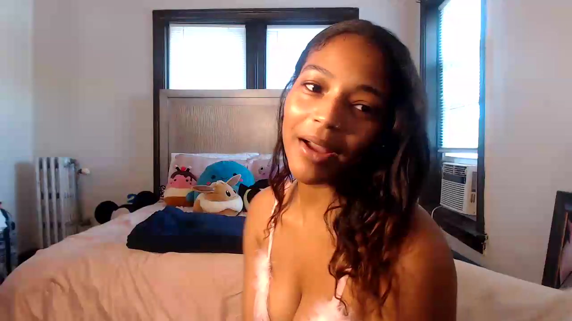 Gallery image thumbnail from itsmickie's myfreecams stream on, 06/30/2026, 19:47 image 18 of 20