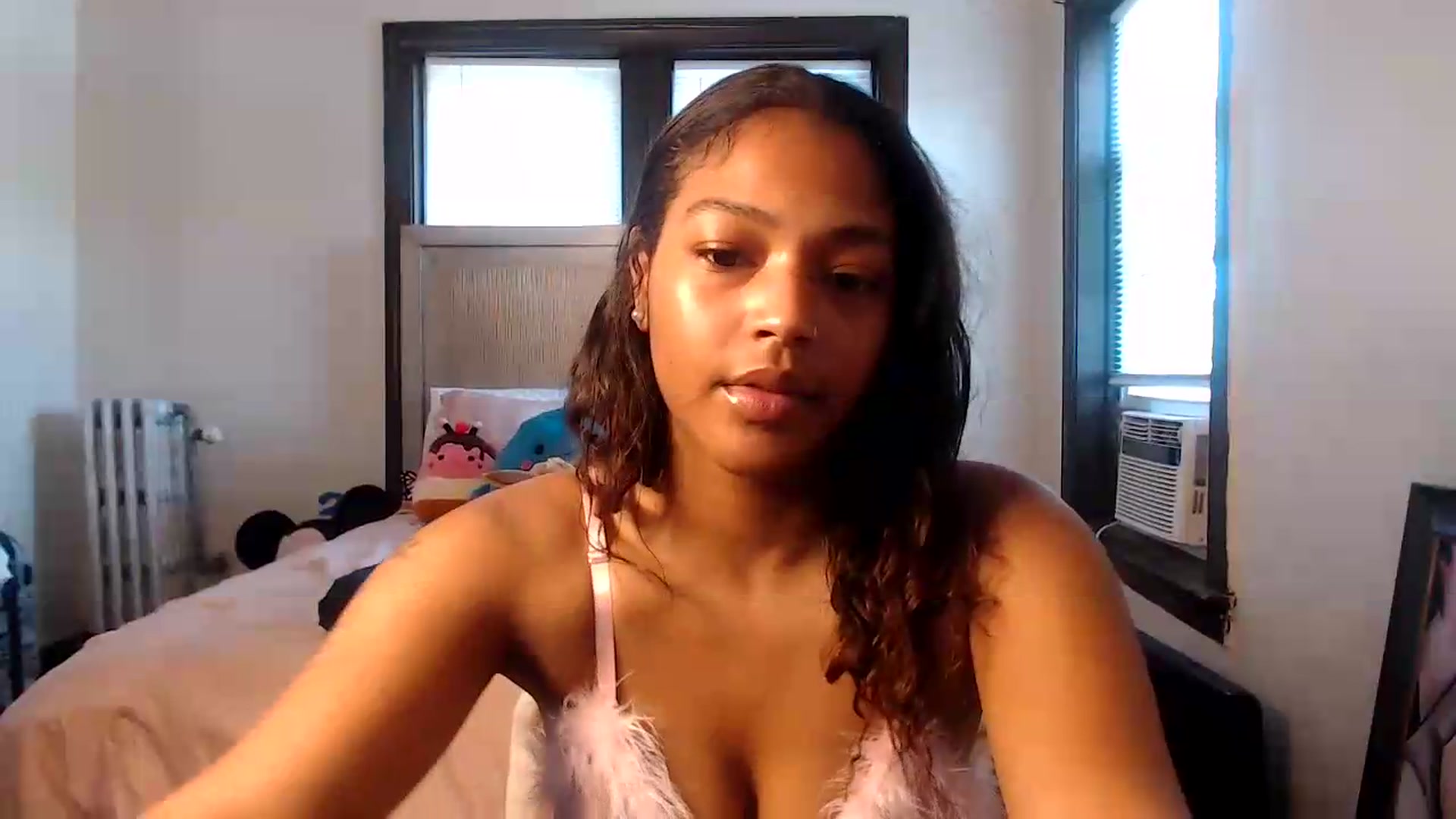 Gallery image thumbnail from itsmickie's myfreecams stream on, 06/30/2026, 19:47 image 5 of 20