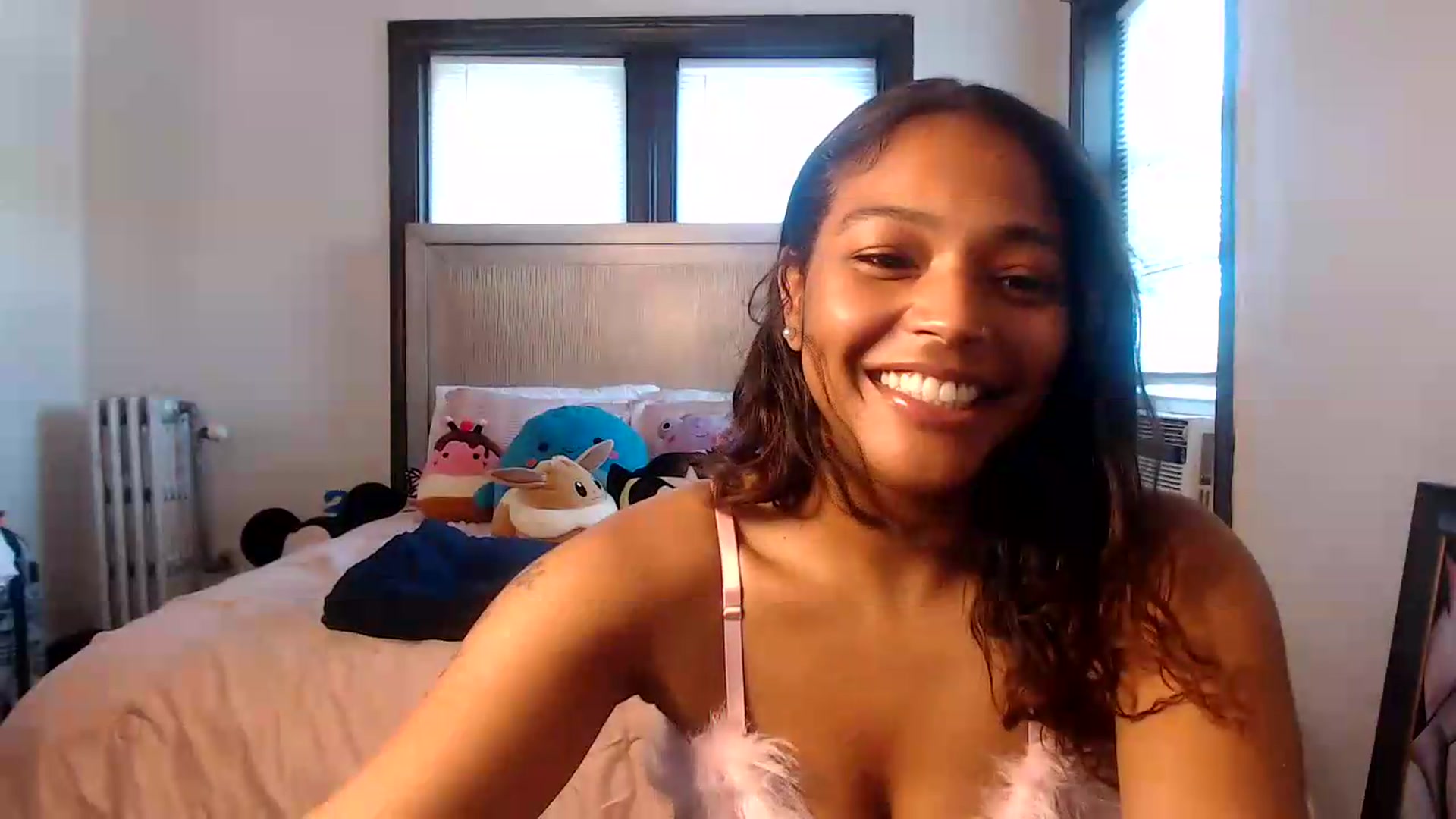 Gallery image thumbnail from itsmickie's myfreecams stream on, 06/30/2026, 20:31 image 3 of 20