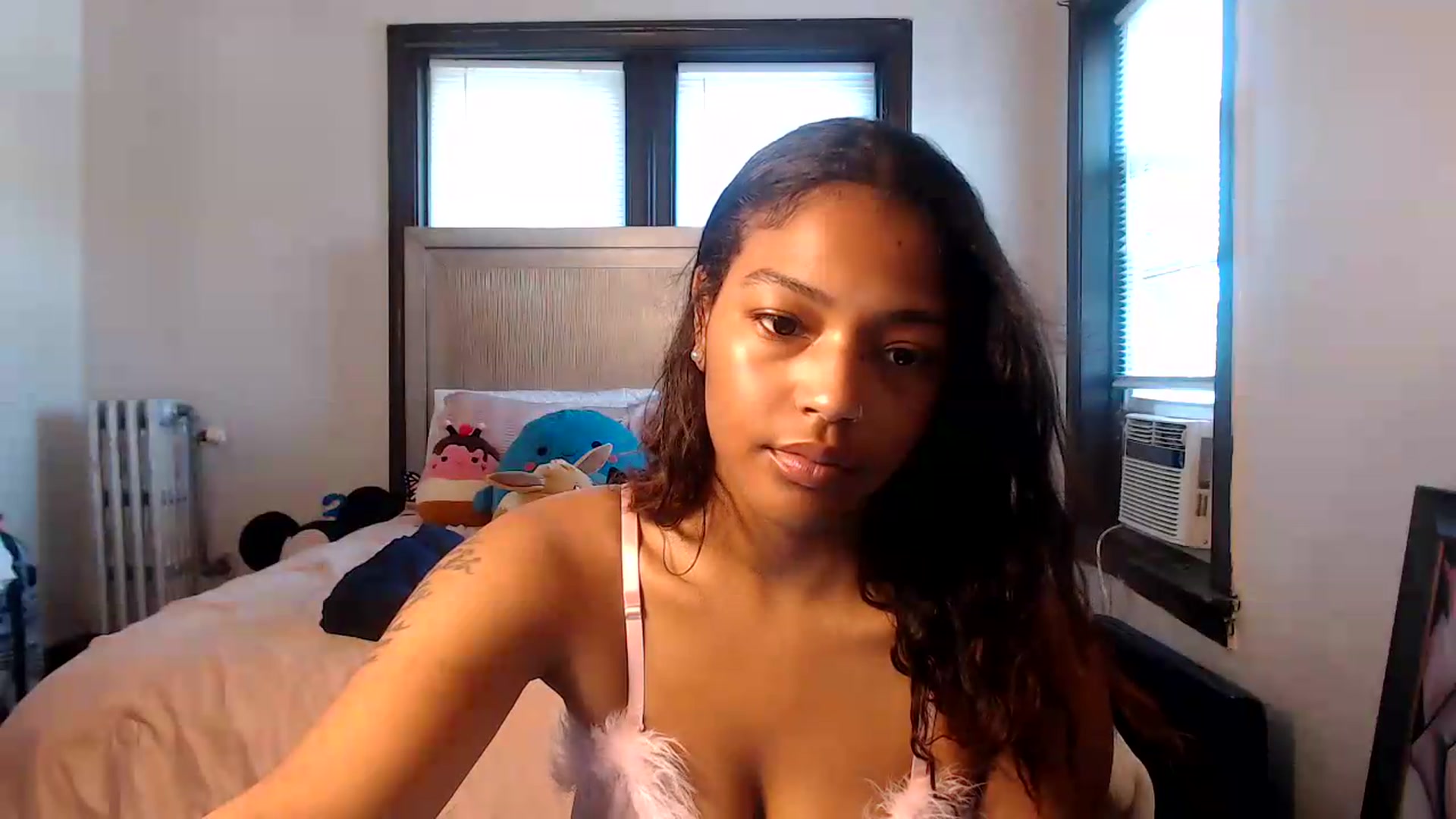 Gallery image thumbnail from itsmickie's myfreecams stream on, 06/30/2026, 20:31 image 12 of 20