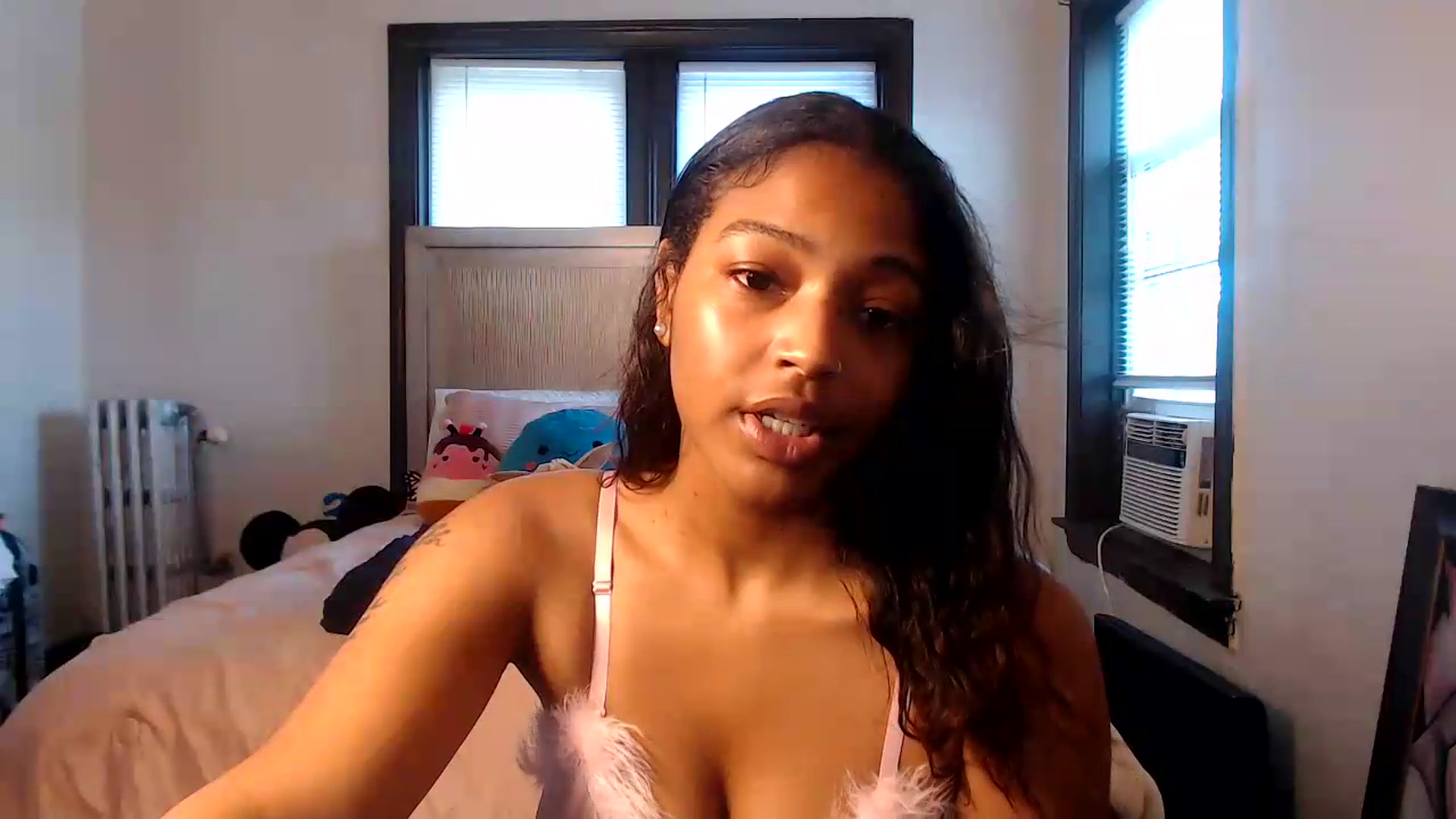Gallery image thumbnail from itsmickie's myfreecams stream on, 06/30/2026, 20:31 image 7 of 20