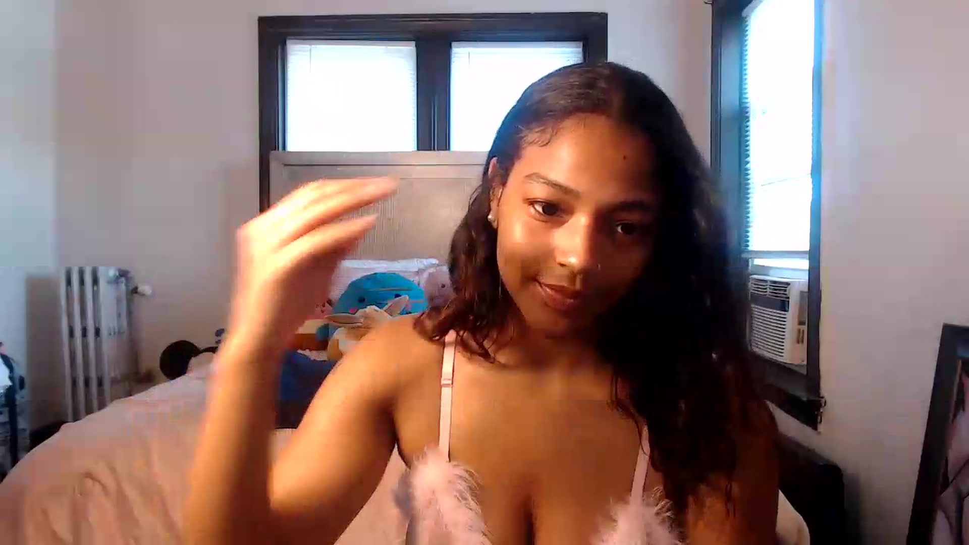 Gallery image thumbnail from itsmickie's myfreecams stream on, 06/30/2026, 20:31 image 5 of 20