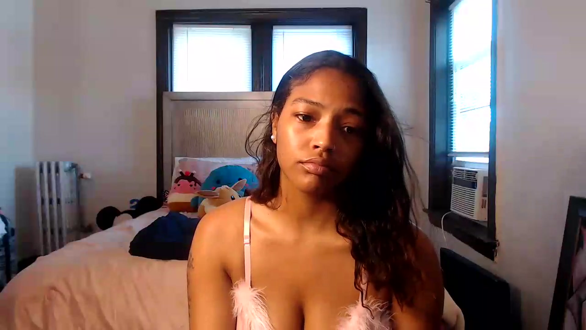 Gallery image thumbnail from itsmickie's myfreecams stream on, 06/30/2026, 20:31 image 14 of 20