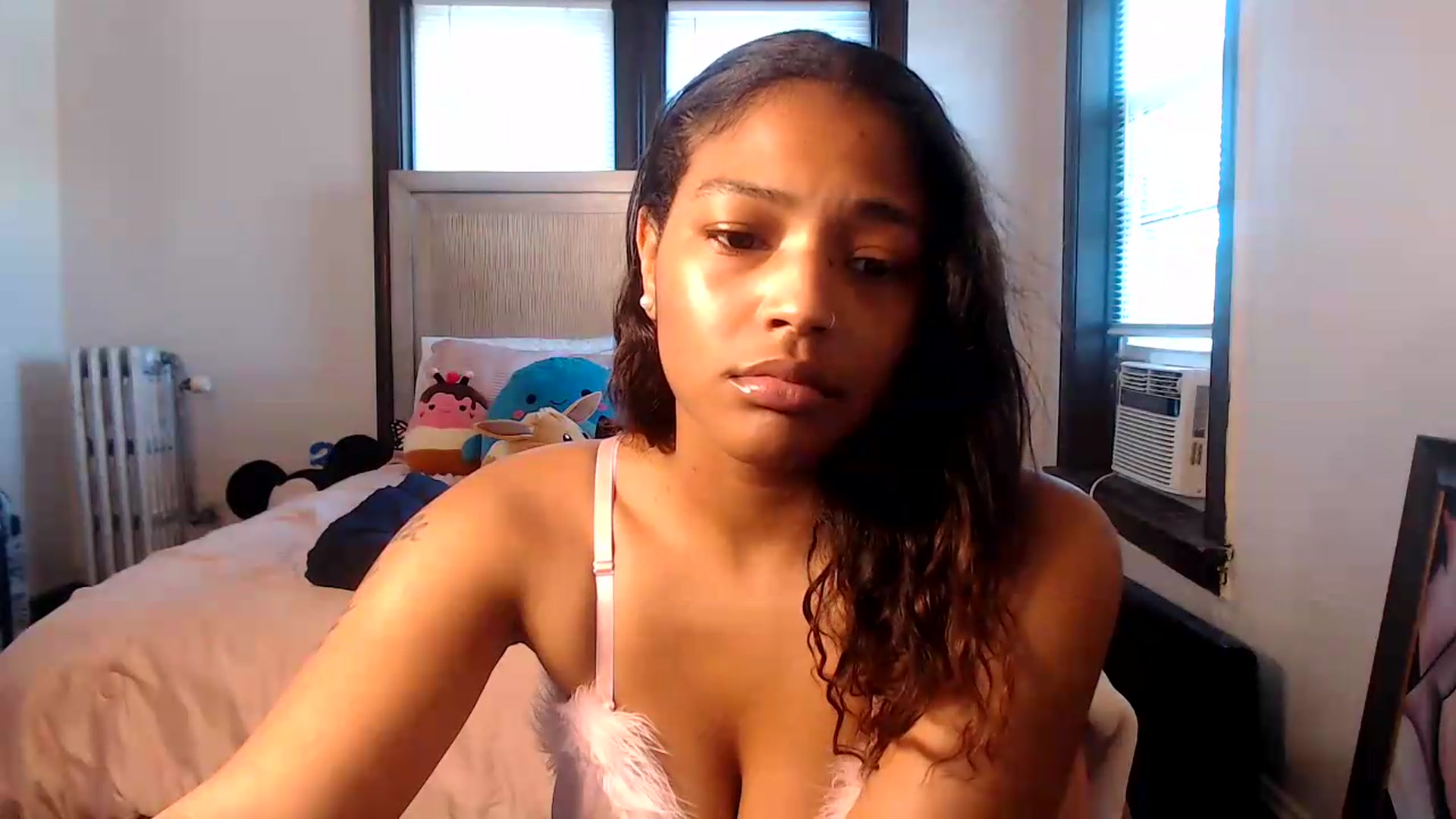 Gallery image thumbnail from itsmickie's myfreecams stream on, 06/30/2026, 22:11 image 10 of 20