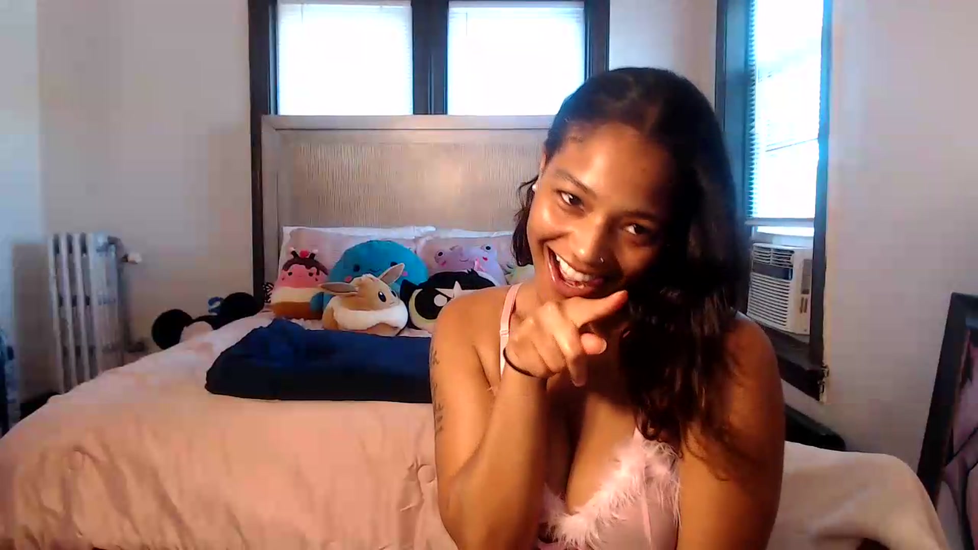 Gallery image thumbnail from itsmickie's myfreecams stream on, 06/30/2026, 22:11 image 9 of 20