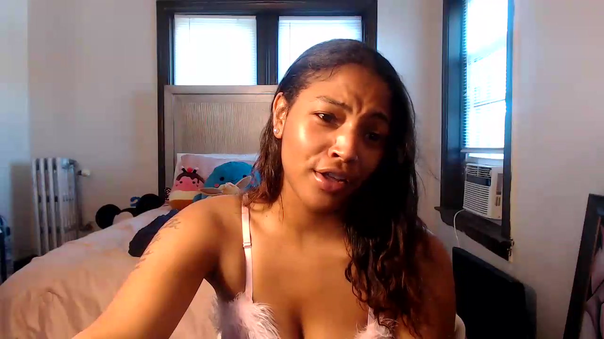 Gallery image thumbnail from itsmickie's myfreecams stream on, 06/30/2026, 22:11 image 19 of 20
