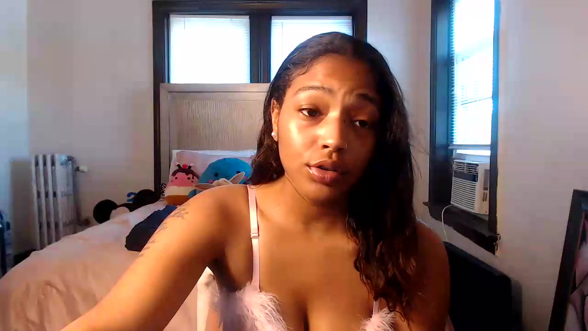 Gallery image thumbnail from itsmickie's myfreecams stream on, 06/30/2026, 22:11 image 15 of 20