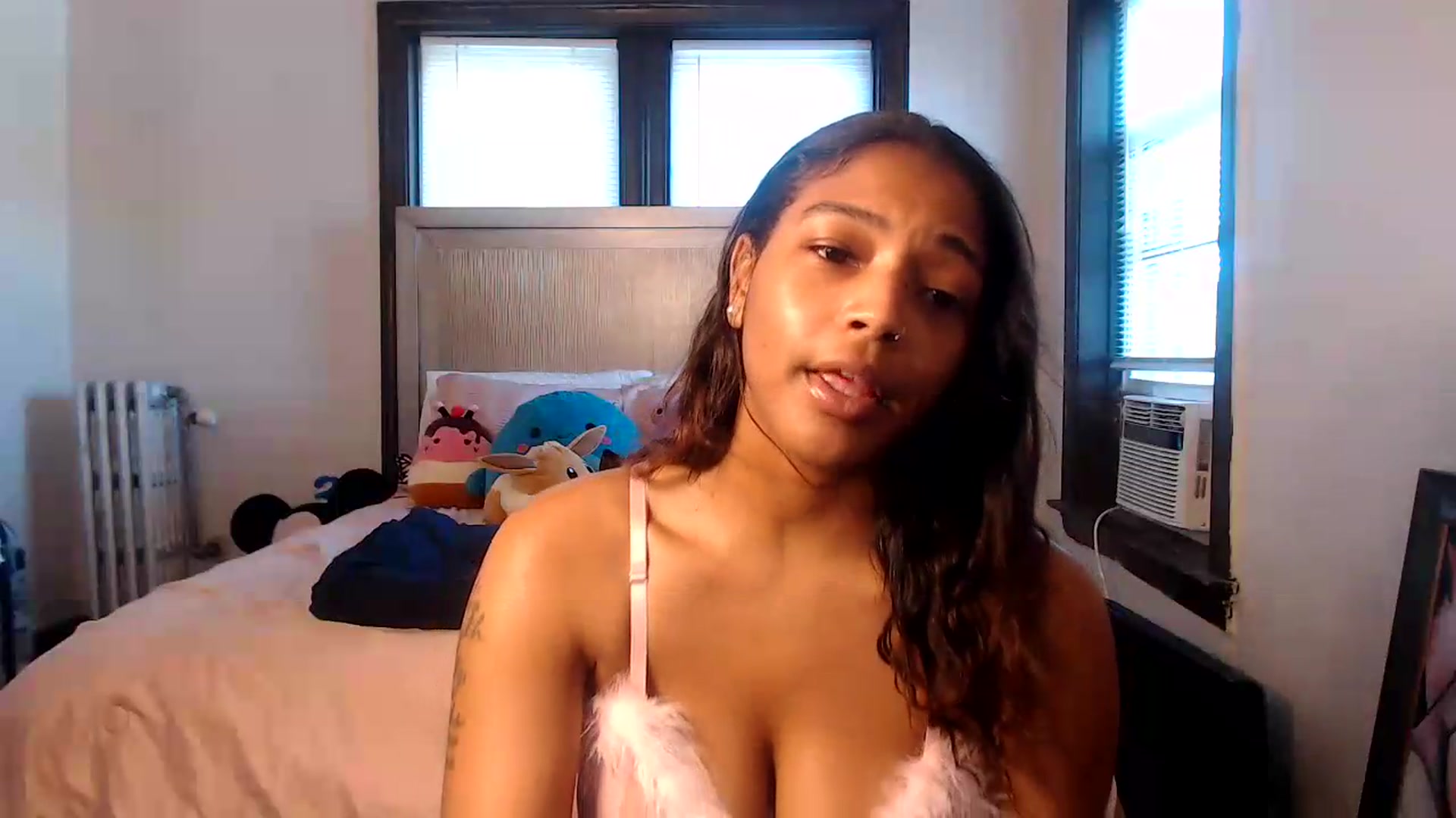 Gallery image thumbnail from itsmickie's myfreecams stream on, 06/30/2026, 22:11 image 18 of 20