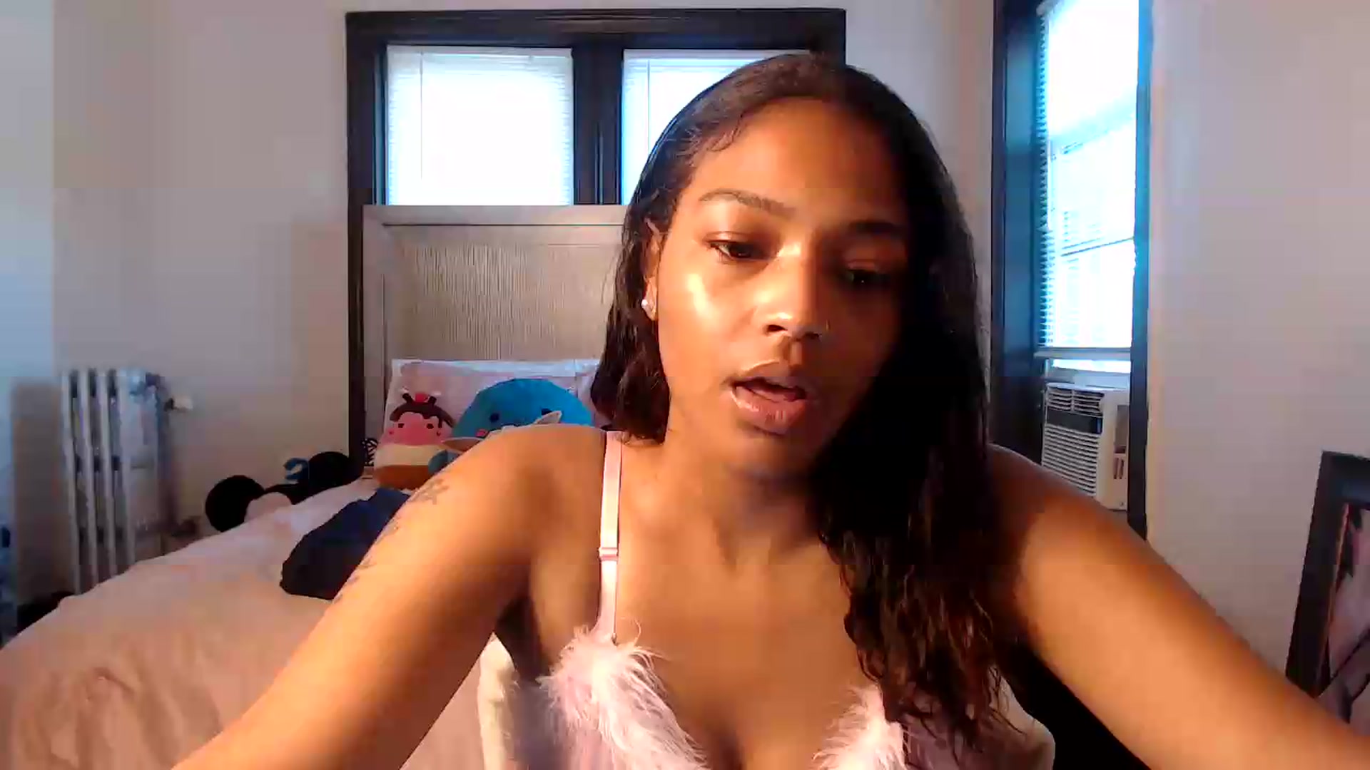 Gallery image thumbnail from itsmickie's myfreecams stream on, 06/30/2026, 23:02 image 1 of 20