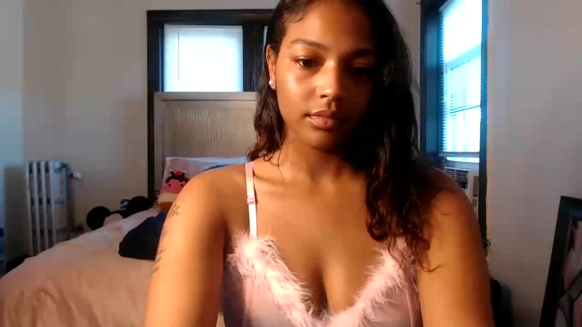Gallery image thumbnail from itsmickie's myfreecams stream on, 06/30/2026, 23:02 image 15 of 20