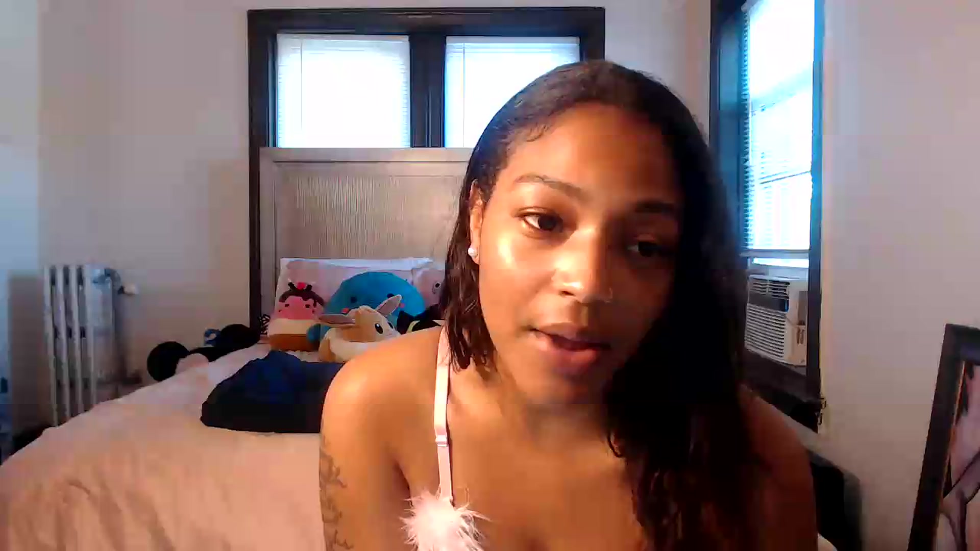 Gallery image thumbnail from itsmickie's myfreecams stream on, 06/30/2026, 23:02 image 2 of 20