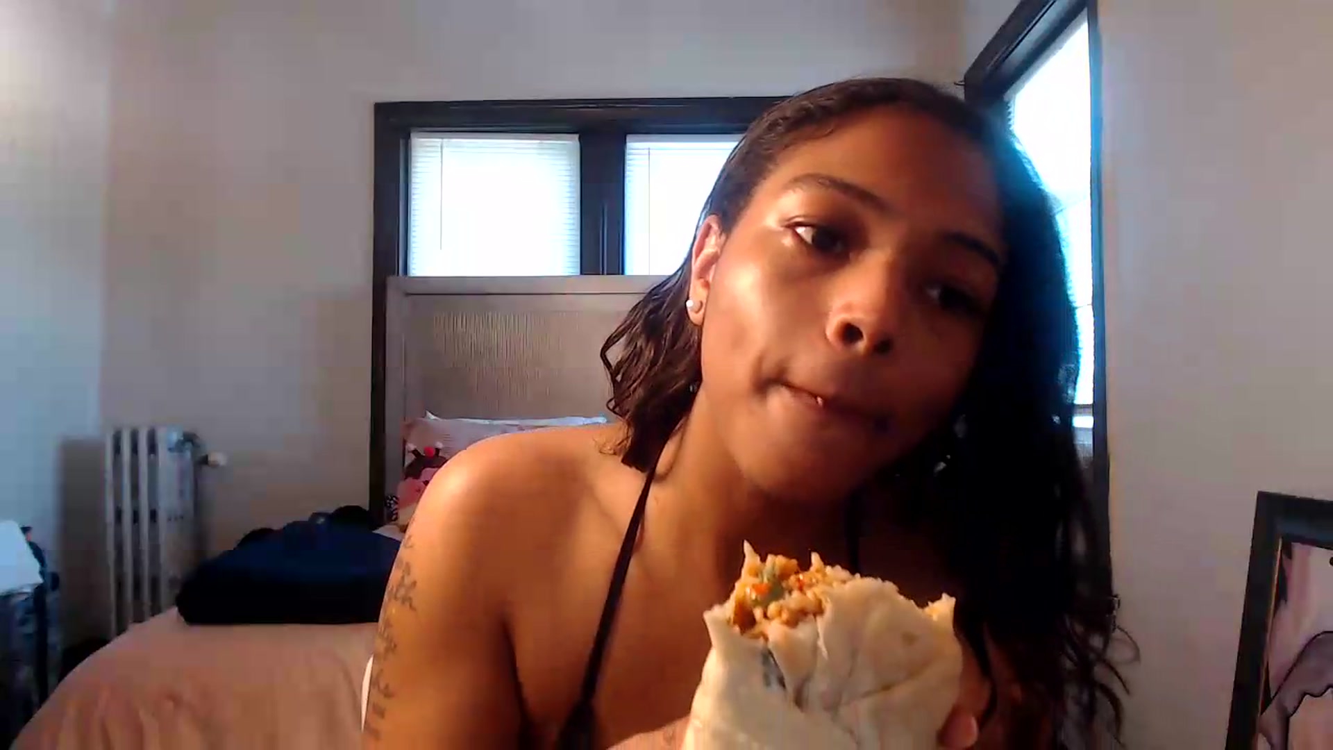 Gallery image thumbnail from itsmickie's myfreecams stream on, 07/01/2026, 18:06 image 9 of 20
