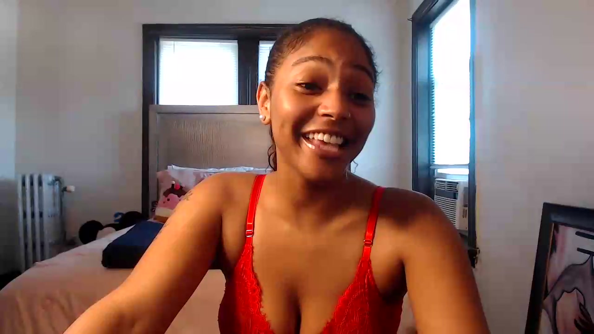 Gallery image thumbnail from itsmickie's myfreecams stream on, 07/03/2026, 18:03 image 8 of 20